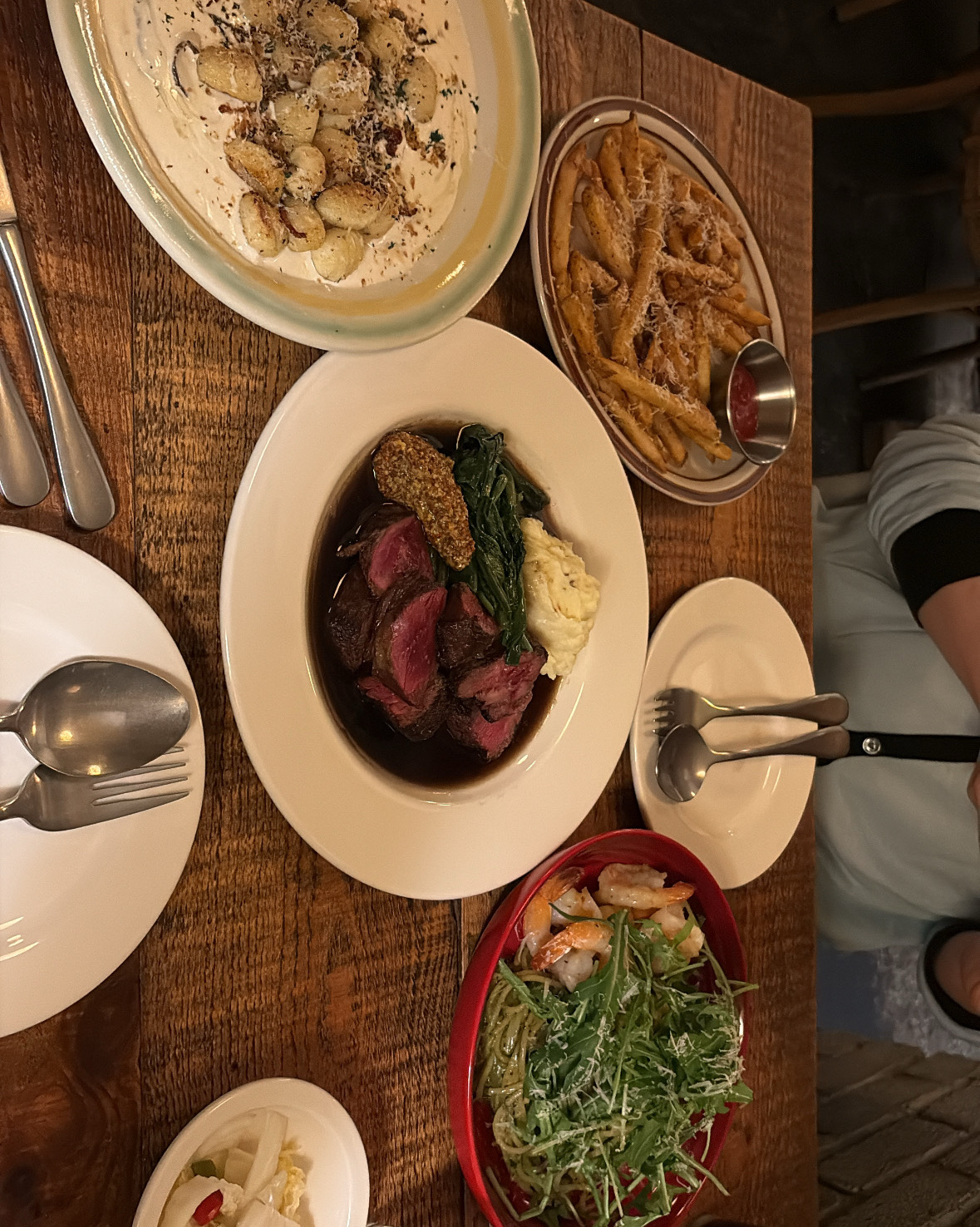 기념일날 남자친구와 방문했는데 분위기도 너무 좋고 음식도 다 맛있어요~양식먹고싶을때 또 방