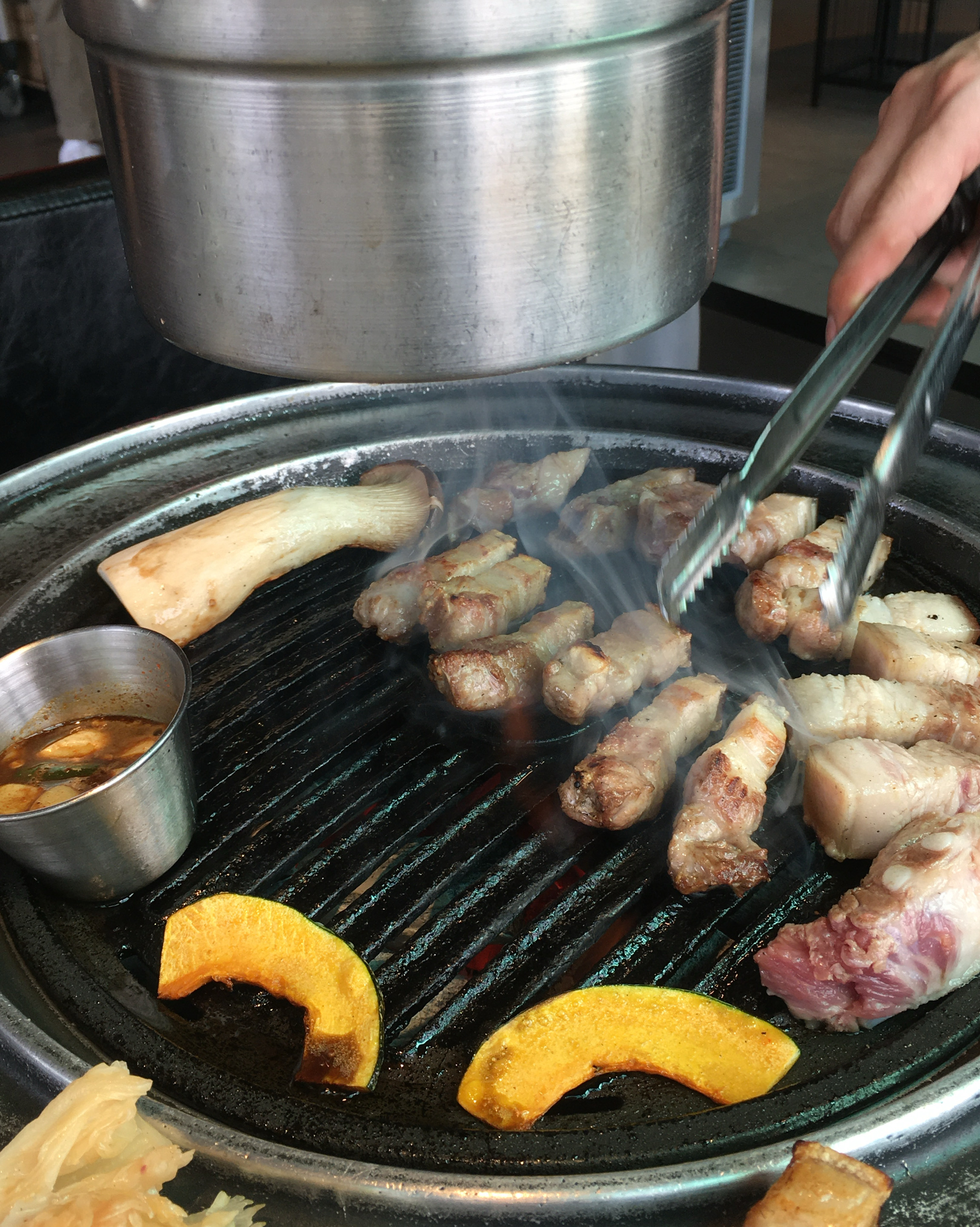 직접 구워주셔서 더 맛있게 먹었습니다!곁들어 먹는것도 많고 좋네용 다음 여행때도 오고싶어요