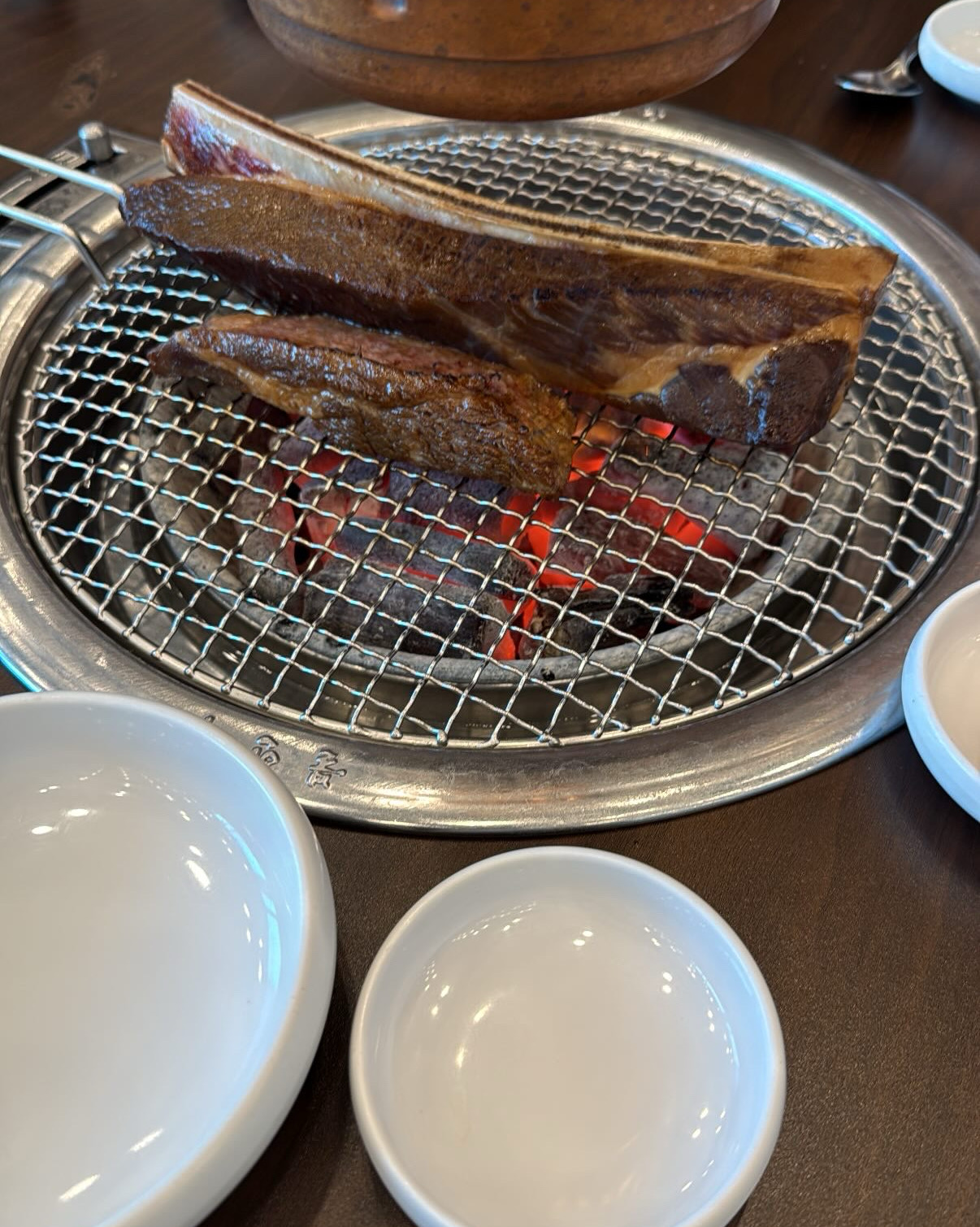고기가 진쨔 샤르르 녹는 것 같고 넘 맛있어요 - 대구 맛집 본가숯불돼지갈비 수성못점