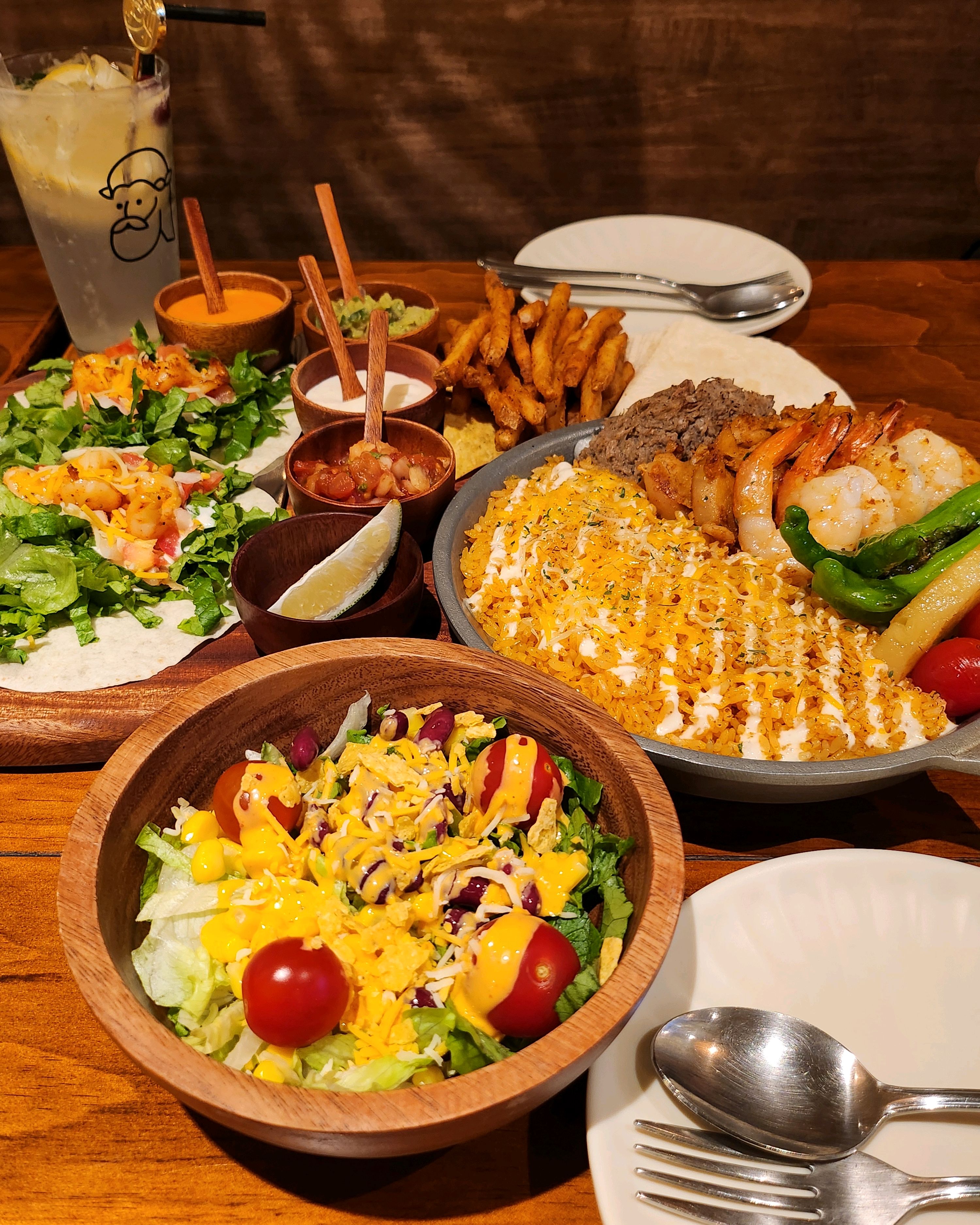음식도 맛있고 인테리어 넘 예뻐서 먹는내내 기분이 좋았어요! 직원분이 엄청 친절하셨고 아기