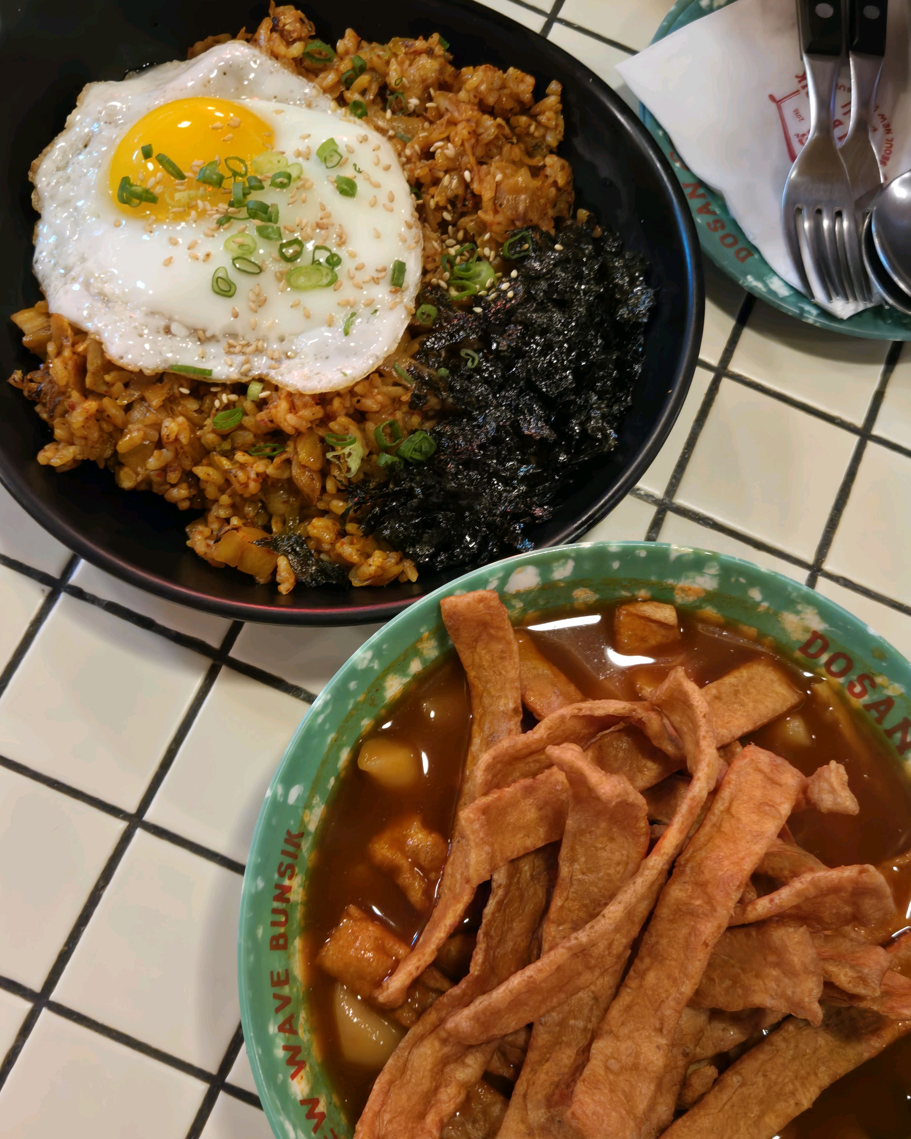 도산점은 처음인데 맛있고 빨리 나와서 좋아요! - 압구정 맛집 도산분식 도산공원점