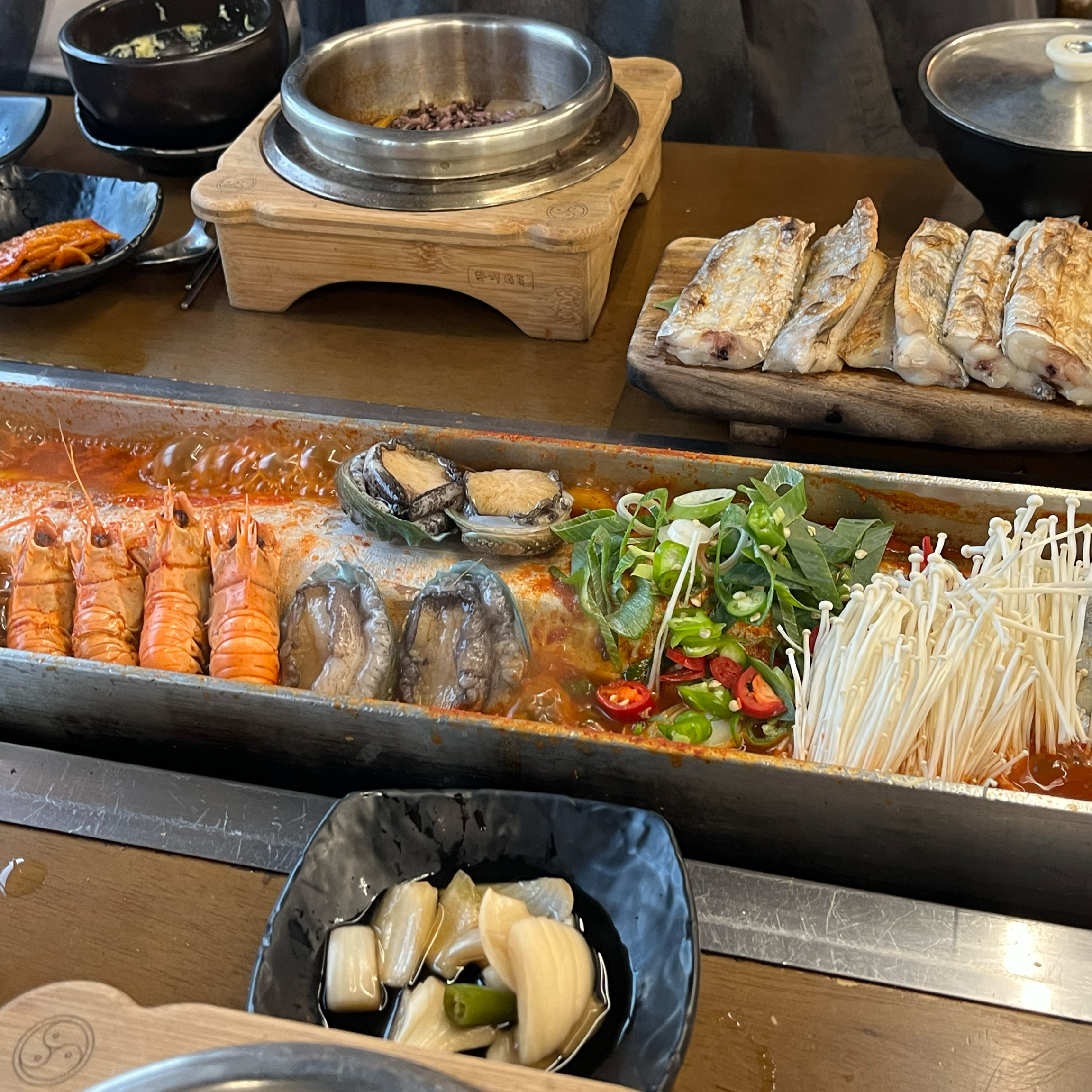 맛은 당연하고, 일하시는 분들이 너무 친절하시네요 다음에 또 방문할게요👍😁 - 제주 맛집 애월 갈치 암행어사