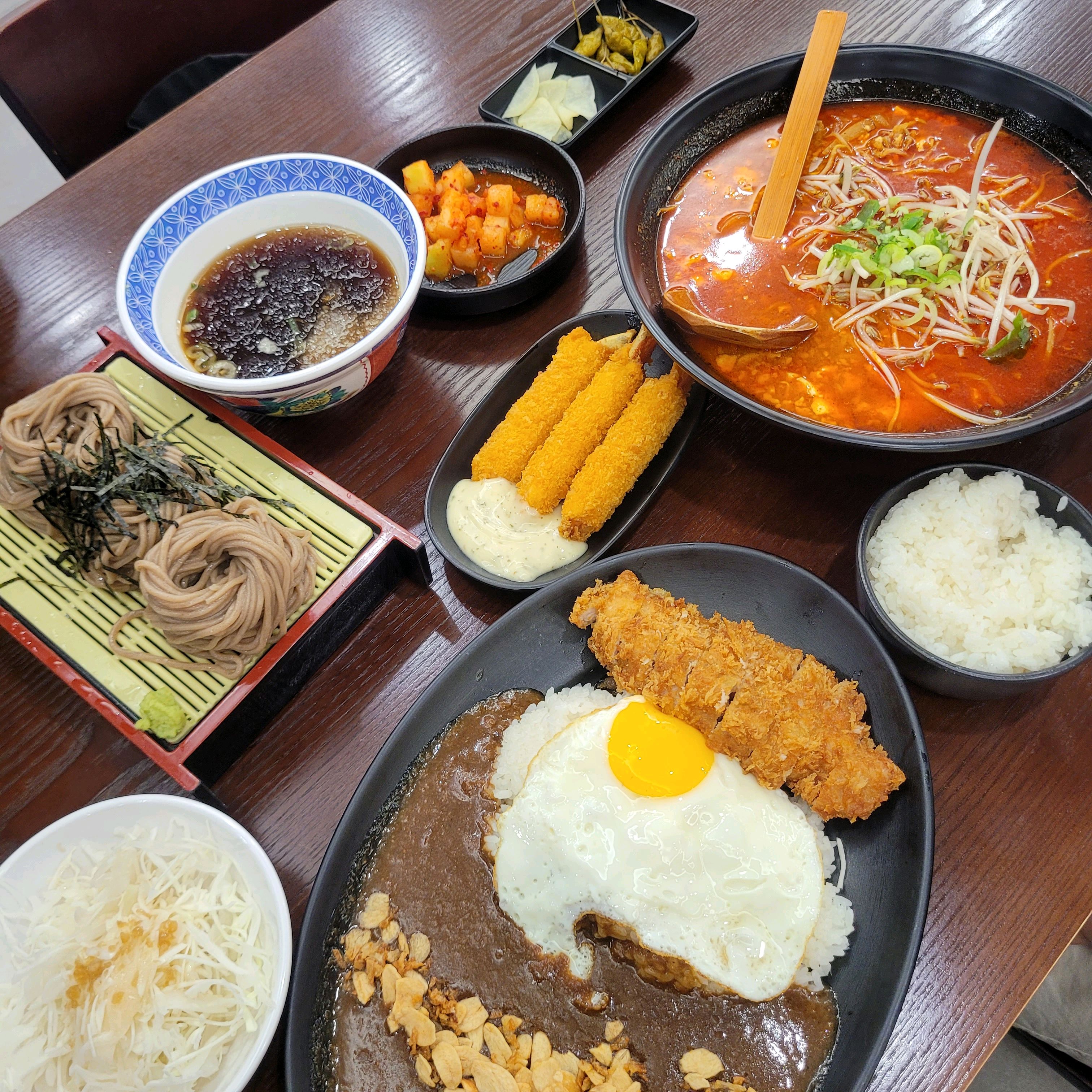 메뉴 구성도 다양하고 맛있어요~~ 가족모임으로 왔는데 다양한 연령대가 같이 식사하기 좋은 