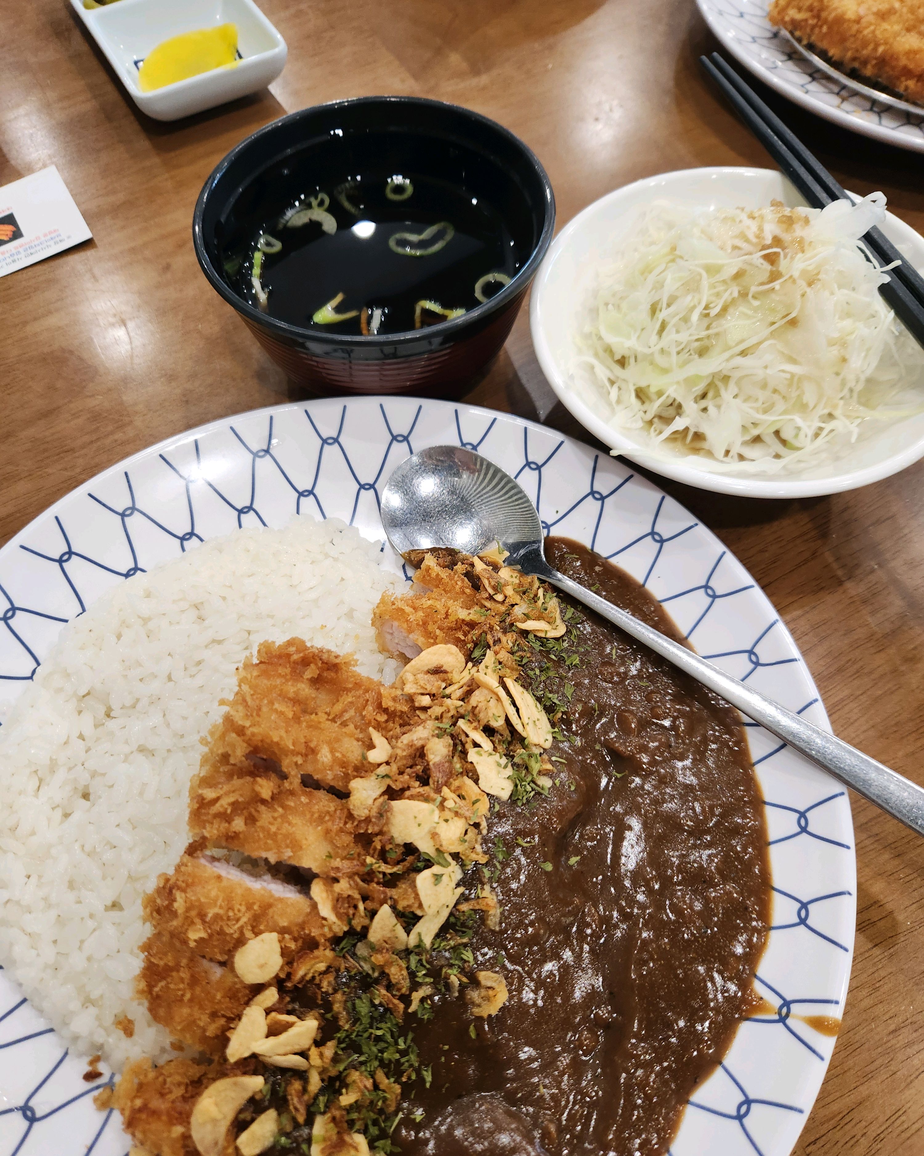 오 더운 날 먹기 좋을 것 같고 양도 많고 맛있네요 ㅎㅎㅎ 직원분들도 웃으면서 일하고 친절