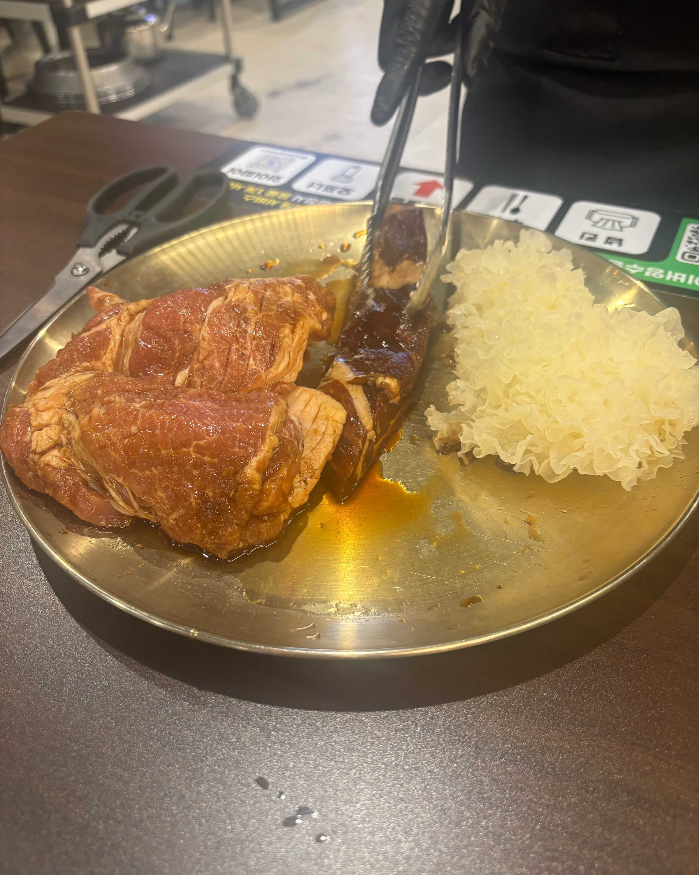 대구 놀러와서 꼬기 맛있게 먹고갑니다!! - 대구 맛집 본가숯불돼지갈비 수성못점