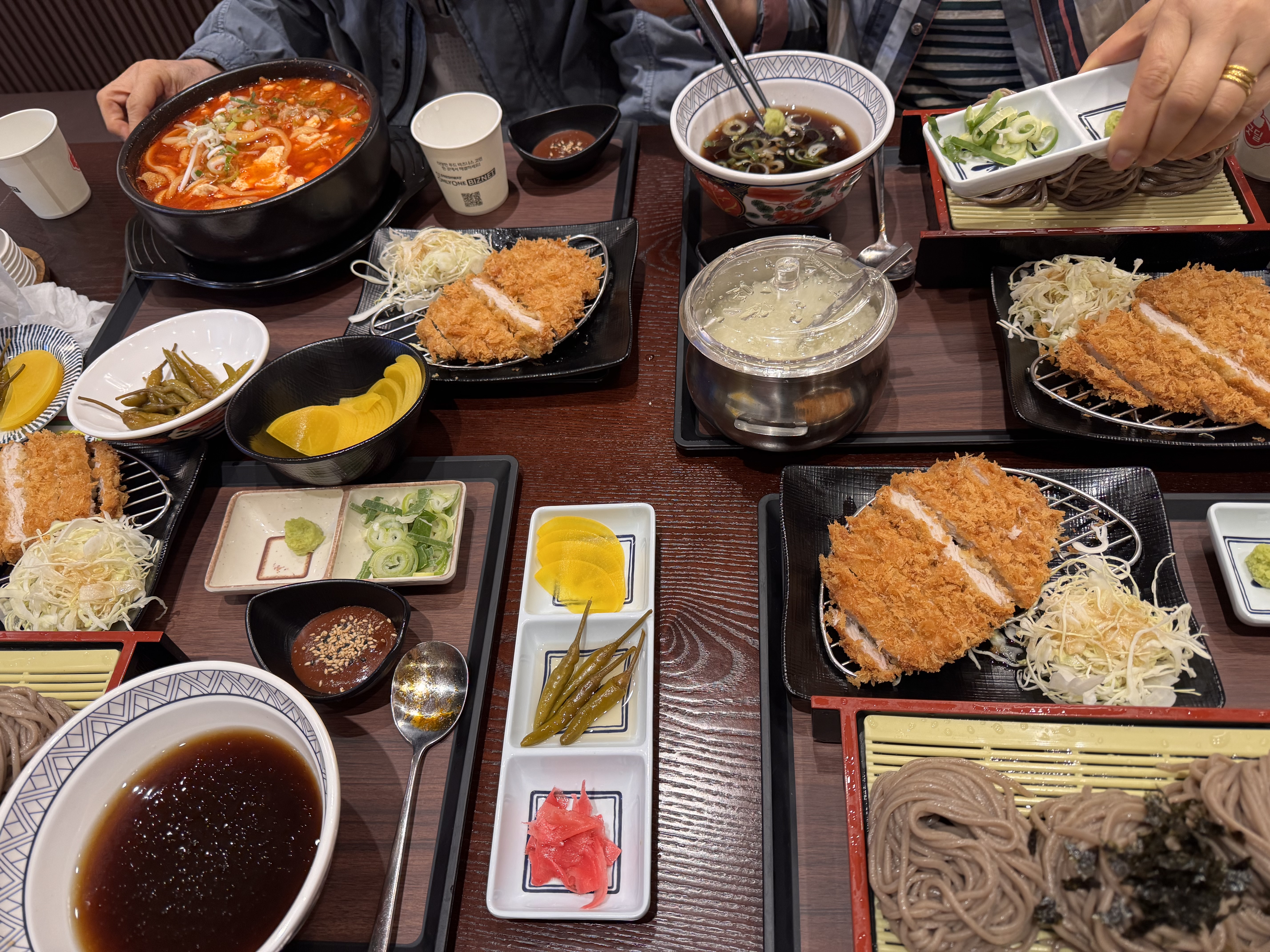 부모님과 아이랑오기 너무좋은곳이에요~! 음식도 다 맛있구요!! - 안산 화정동 맛집 삼동소바 안산화정점