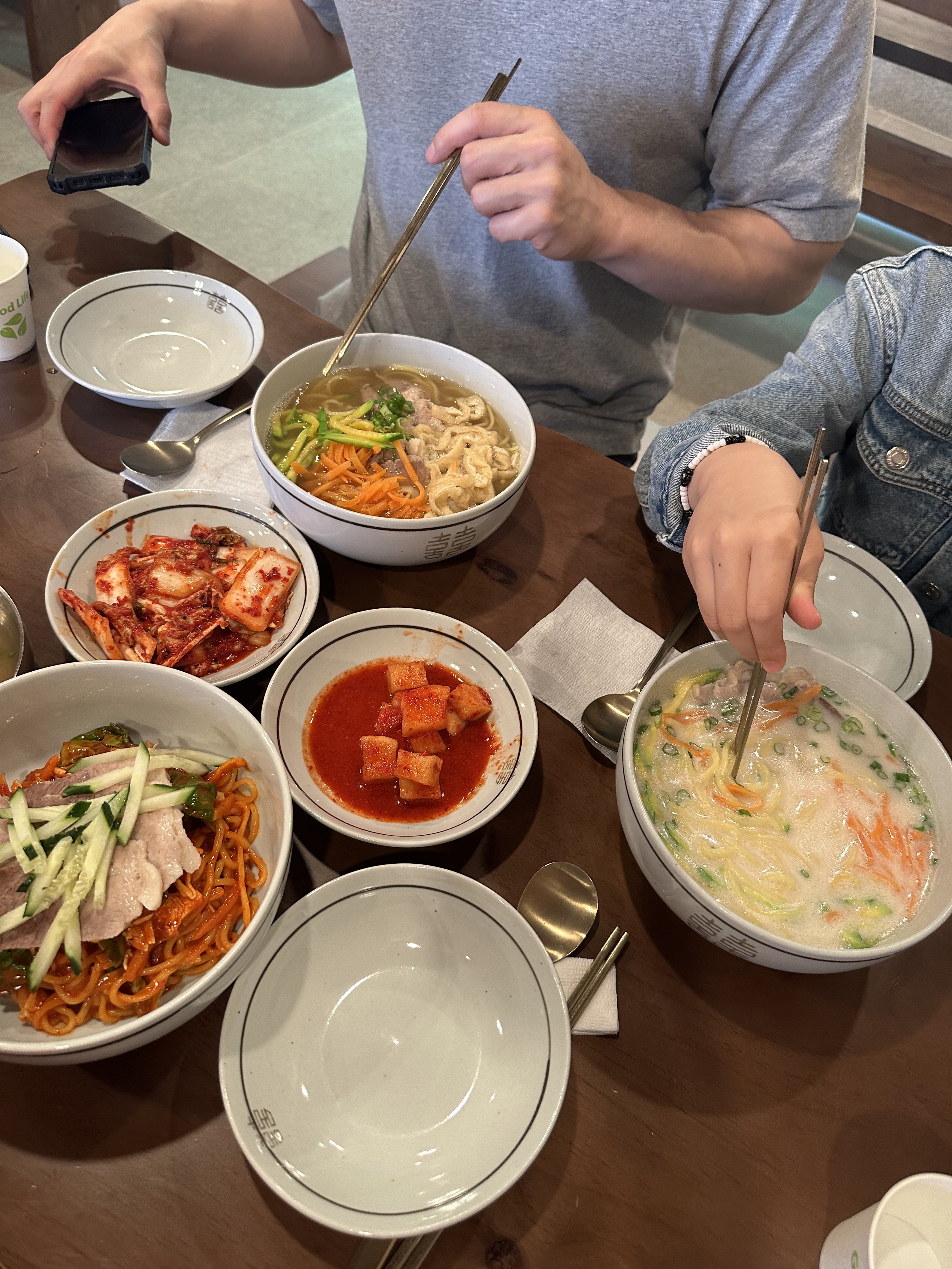 공항에서도 거리가 가까웠고 - 제주 맛집 장수국수 본점