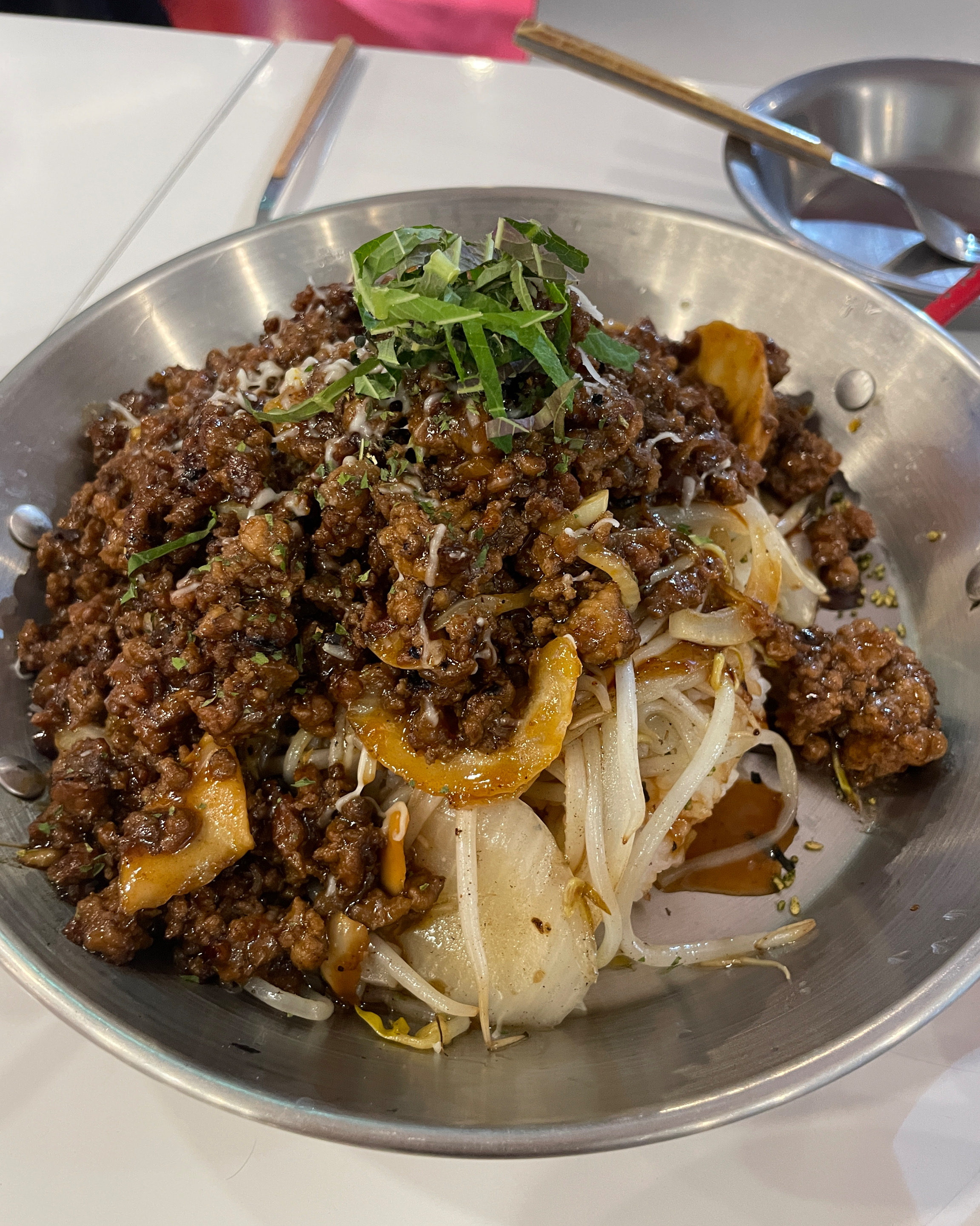 두번째방문인데 비싸지않고 양도많고 맛있어요!! 다음에 크림파스타 먹어보고싶어용! 밥도 셀프