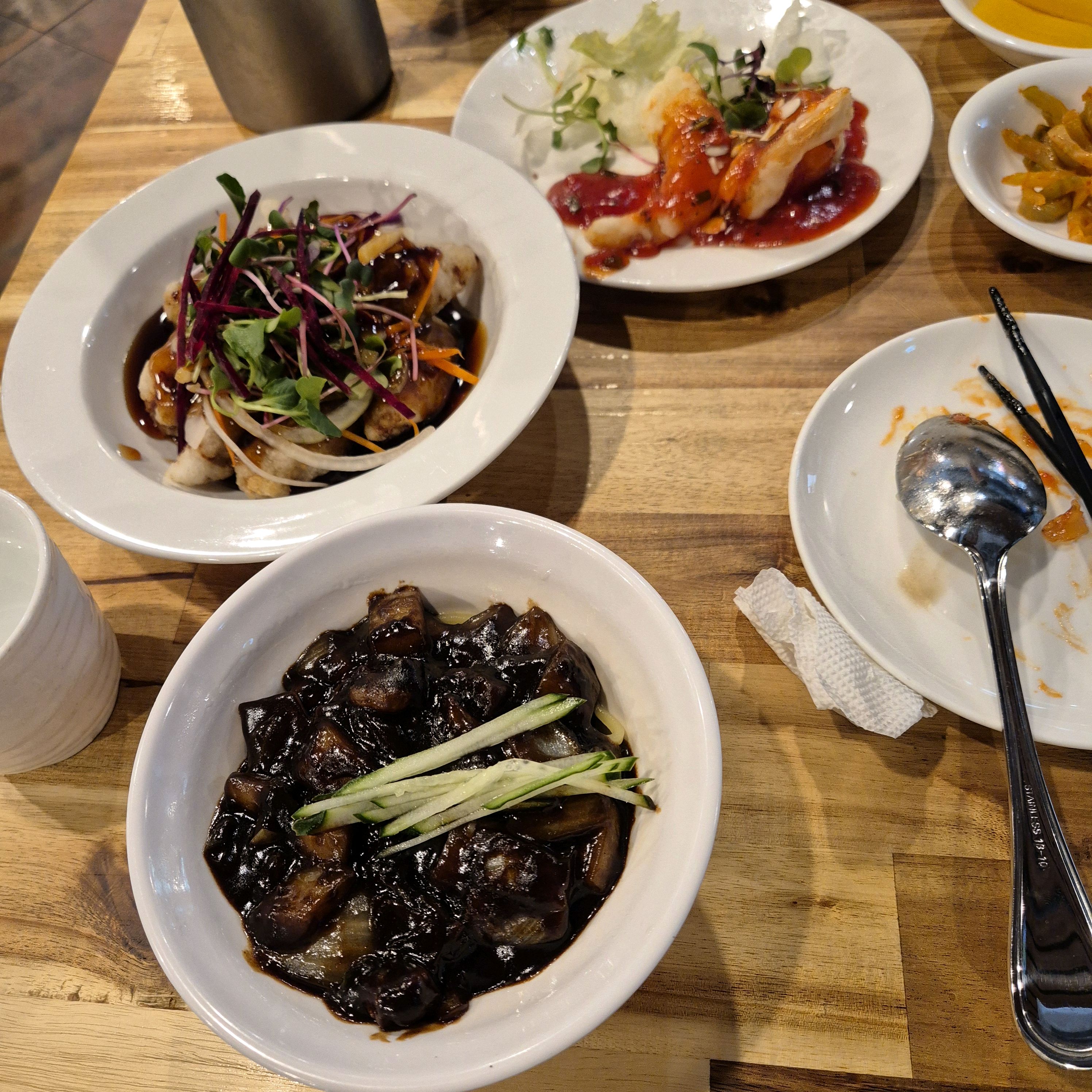 부모님이랑 중식 먹으러 왔는데 너무 맛있고 직원분들도 친절하세요👍 나들이하러 올 때 들려도