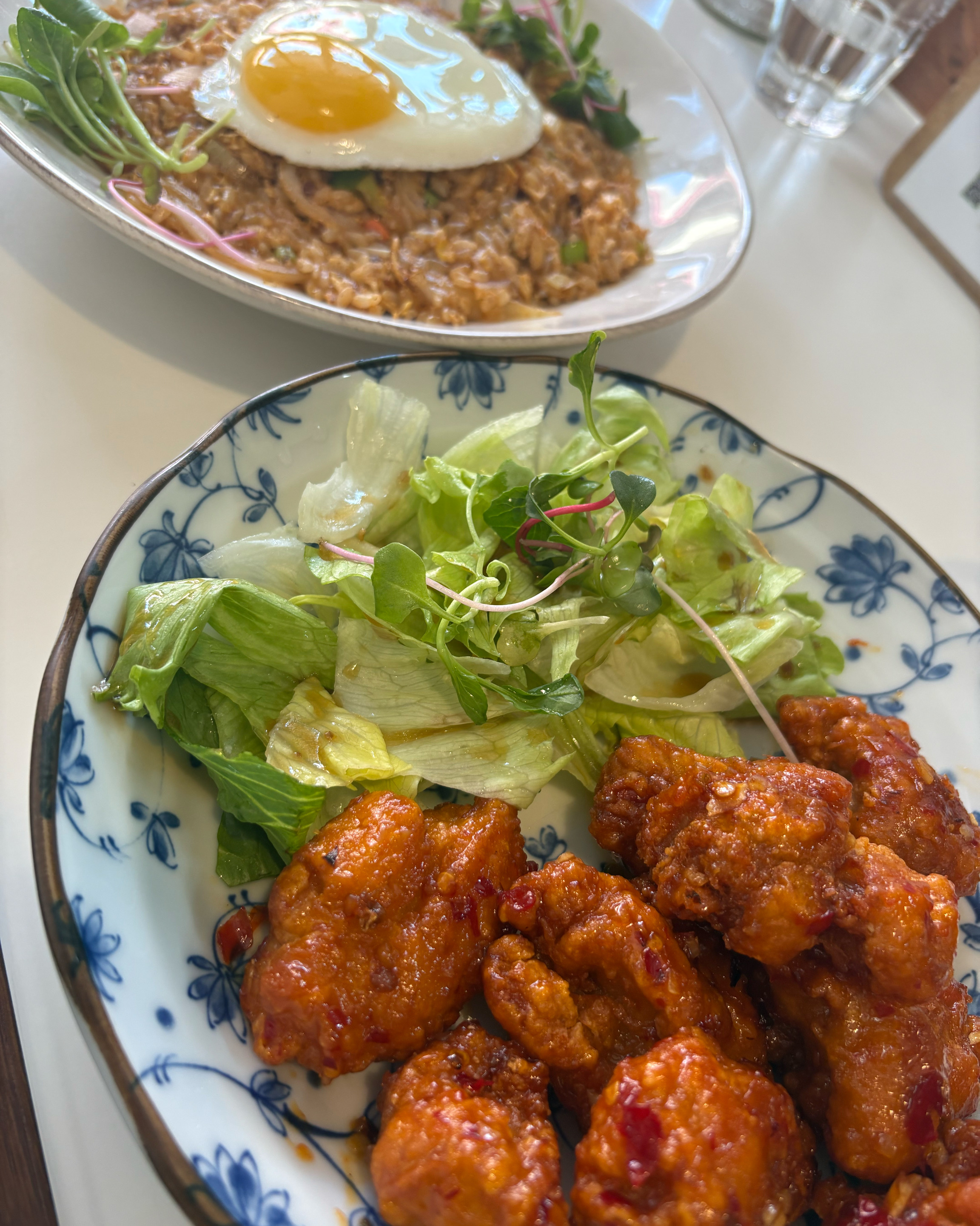 맛이 깔끔하고 재료도 너무 신선해서 아주 맛있어요👍 베트남 음식인데 향이 너무 강하지 않아