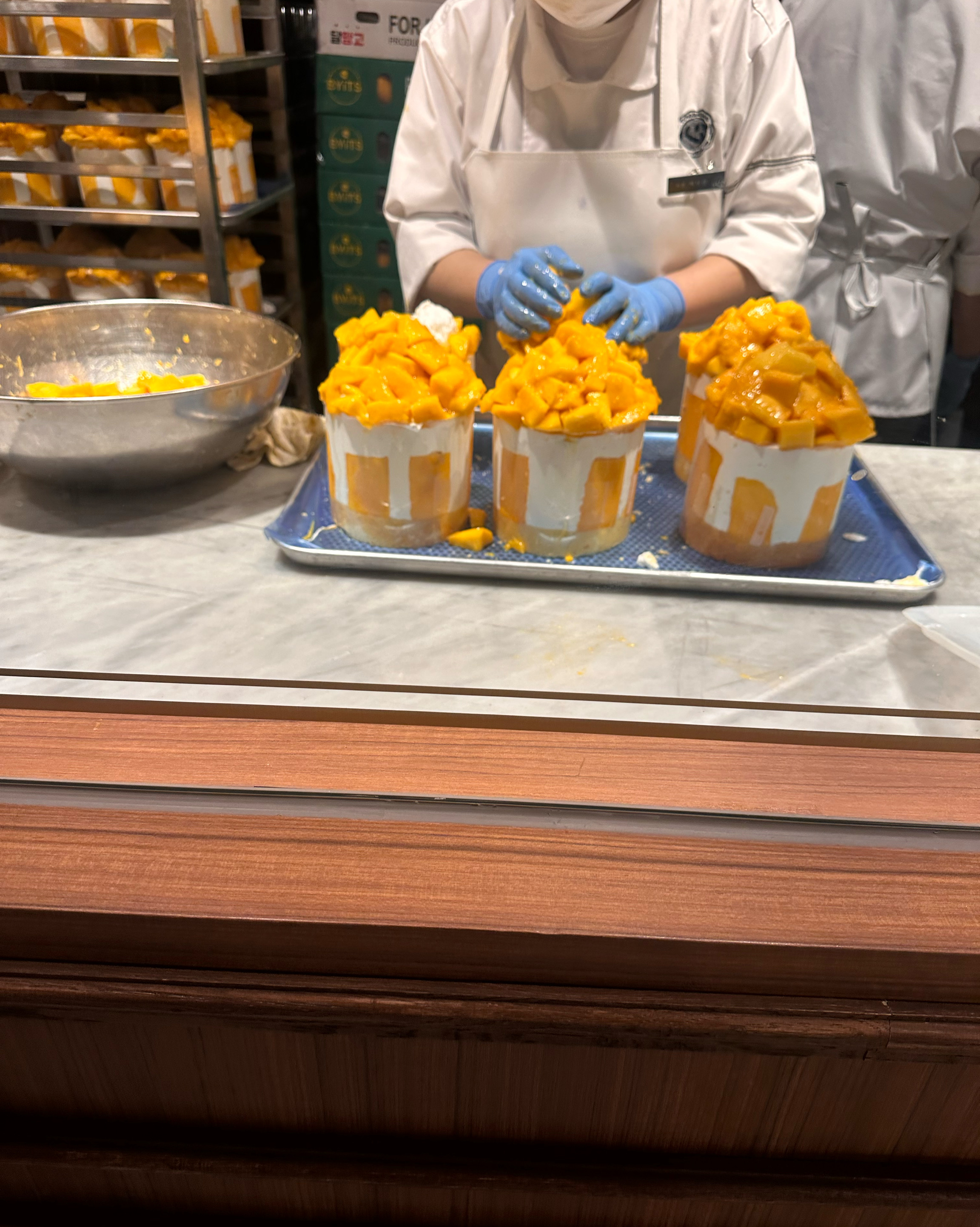 주말은 아무래도 줄이 워낙 길어서 기피하는데 - 대전 맛집 성심당 롯데백화점 대전점