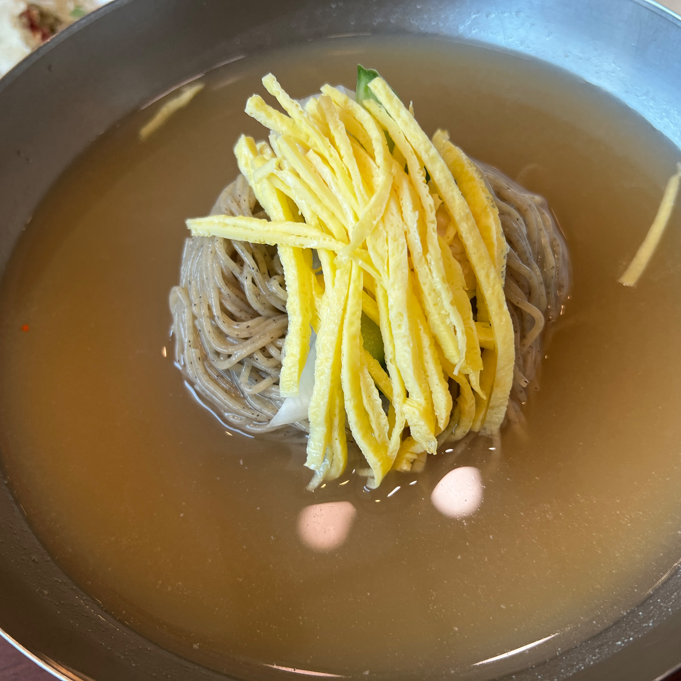 역시나 맛있습니다!! 평일 오픈하자마자 갔는데도 바로 사람이 차네요 ㅎㅎ동치미의 새콤함이 