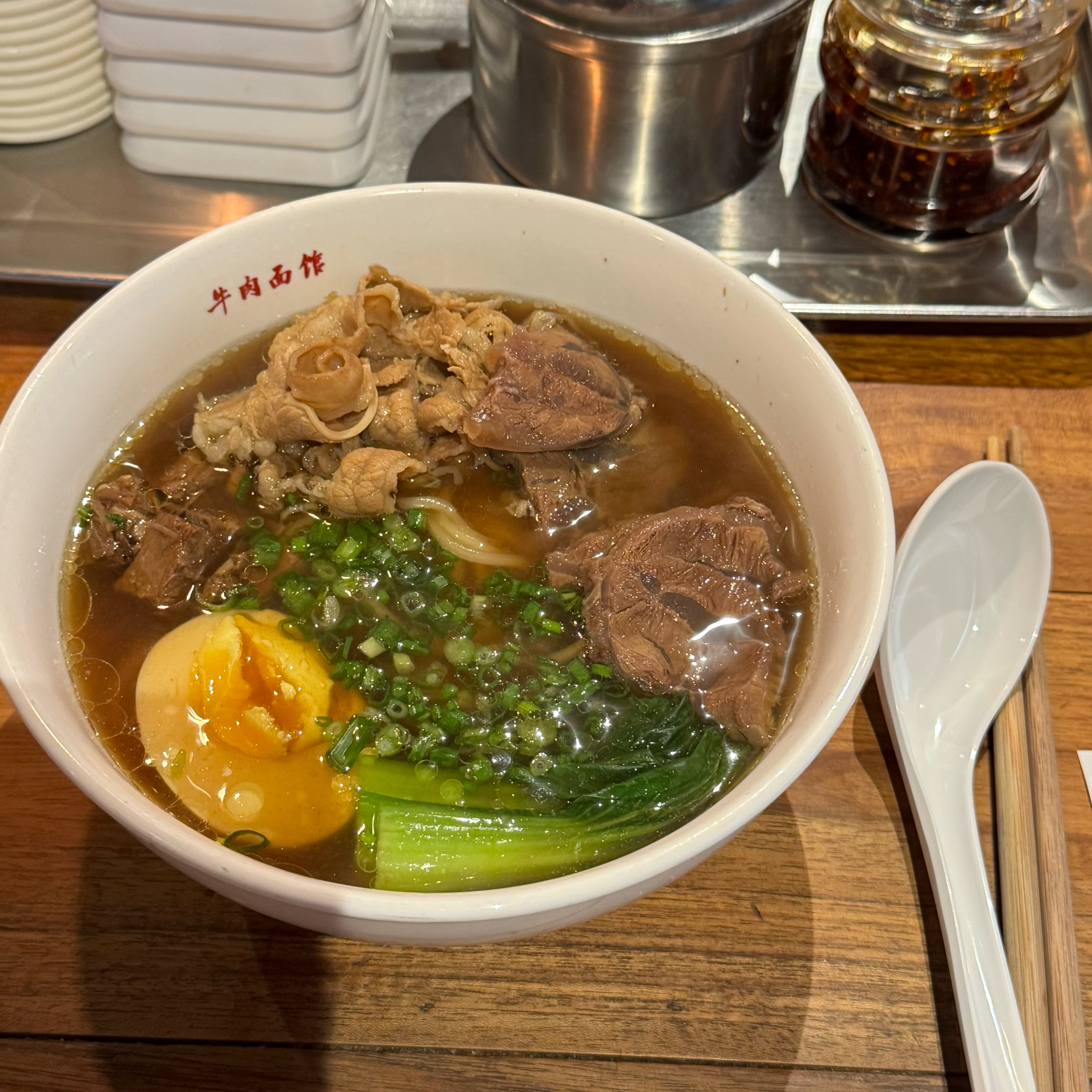 처음 먹어보는 우육면을 맛있는 곳에서 먹어보고 싶어서 찾아왔어요~ 면도 맛있고 국물이 진짜