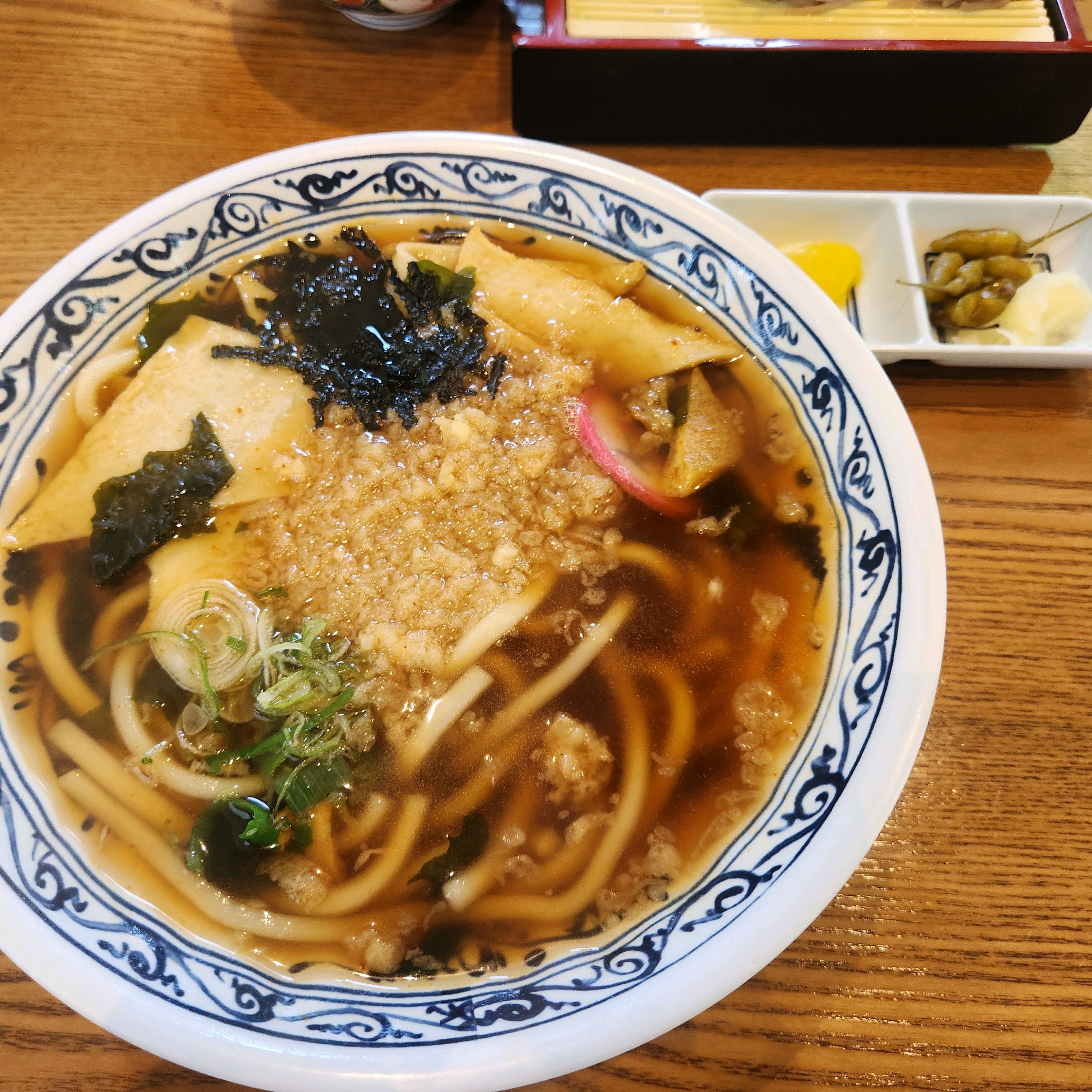 오랜안에 포항와서 삼동소바 남구점에서 냉소바와 얼큰우동 맛나게 먹었습니다. 정말 소문 그대