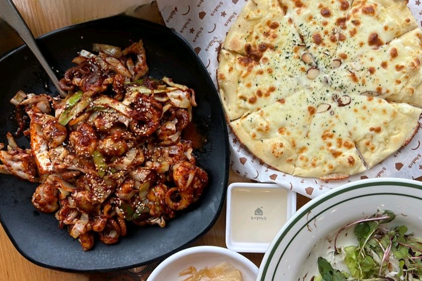 아이와 같이 왔는데, 창가에 앉아 좋았어요. - 인천 맛집 복사꽃피는집 청라점