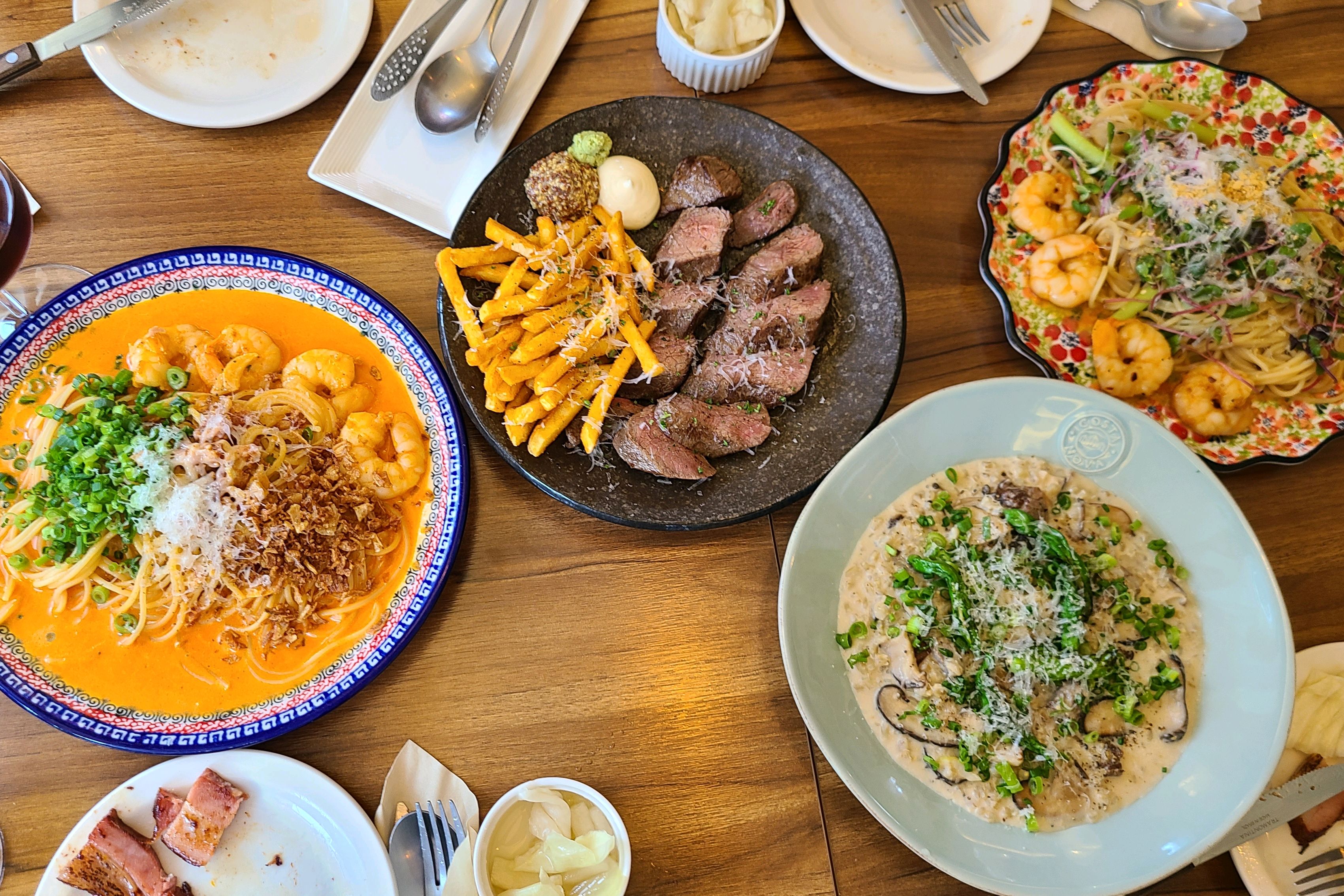 친구들과 함께한 점심의 특별한 식사였어요 - 성수동 가성비 좋은 감성 데이트 맛집 뽈로파스타 서울숲