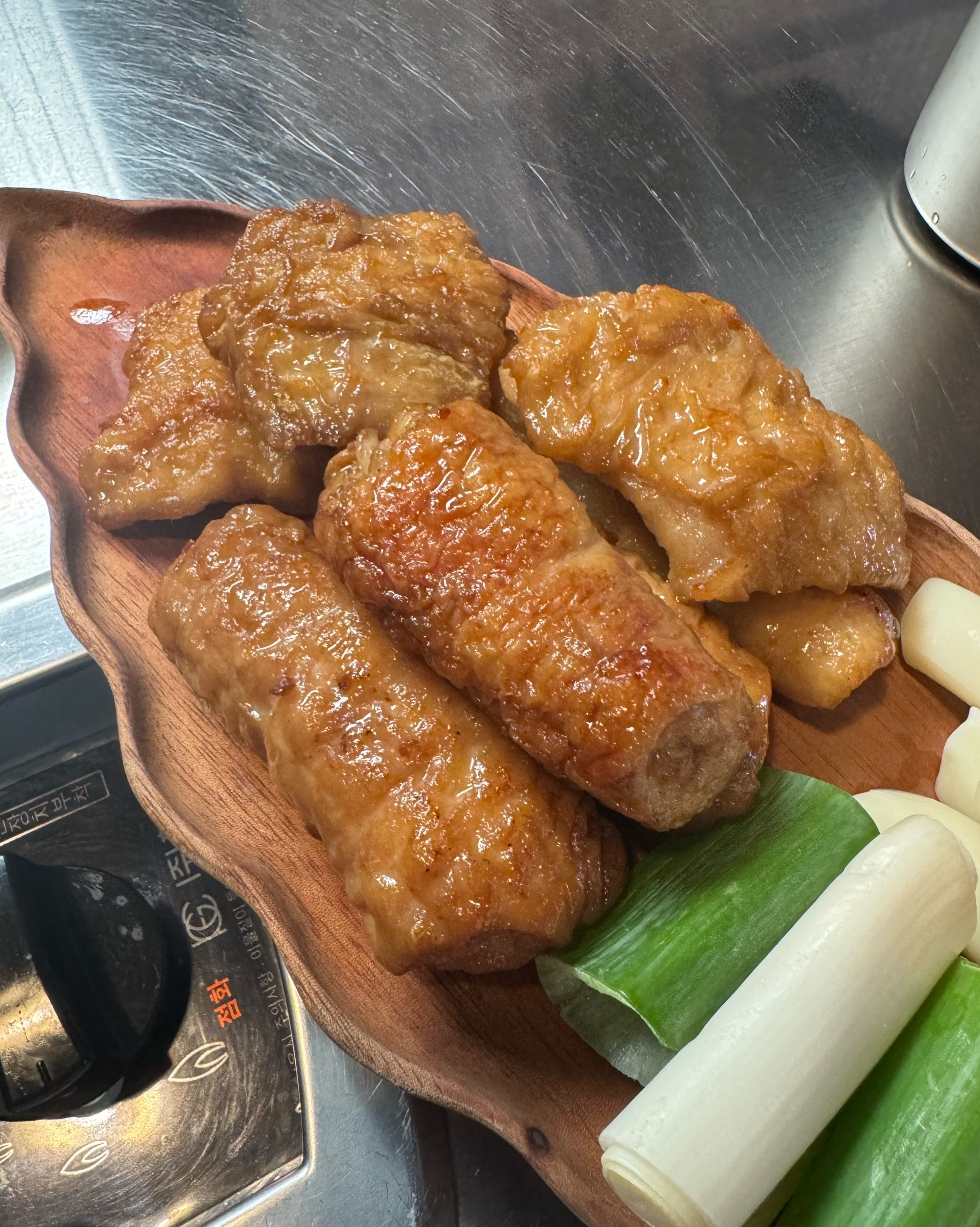 처음와보는 연막창 오픈되기전부터 사람들이 대기하고잇어요! 막창 종류가 두개고 소스도 맛있고