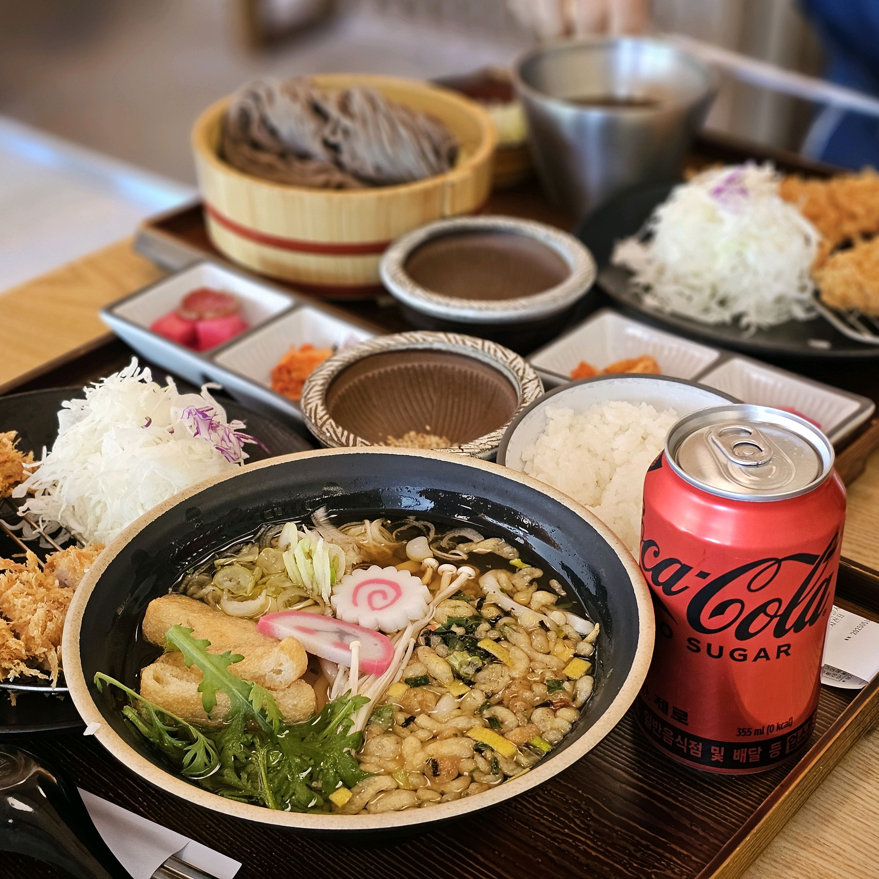 가게분위기도 깨끗하고 너무 이뻐요!! - 송정 맛집 하나돈까스 송정해수욕장점