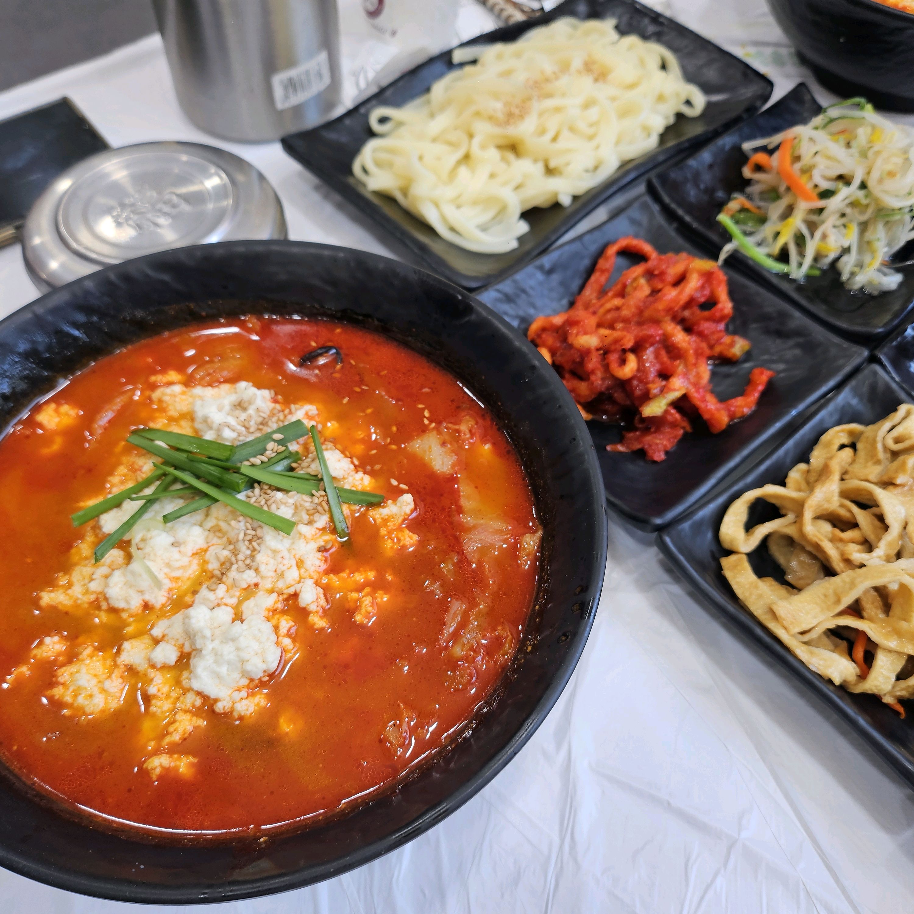 전체적으로 다 맛있어요~ 콩비지 엄청 고소해요 ㅎ - 아바이마을 맛집 강릉초당골짬뽕순두부 속초점