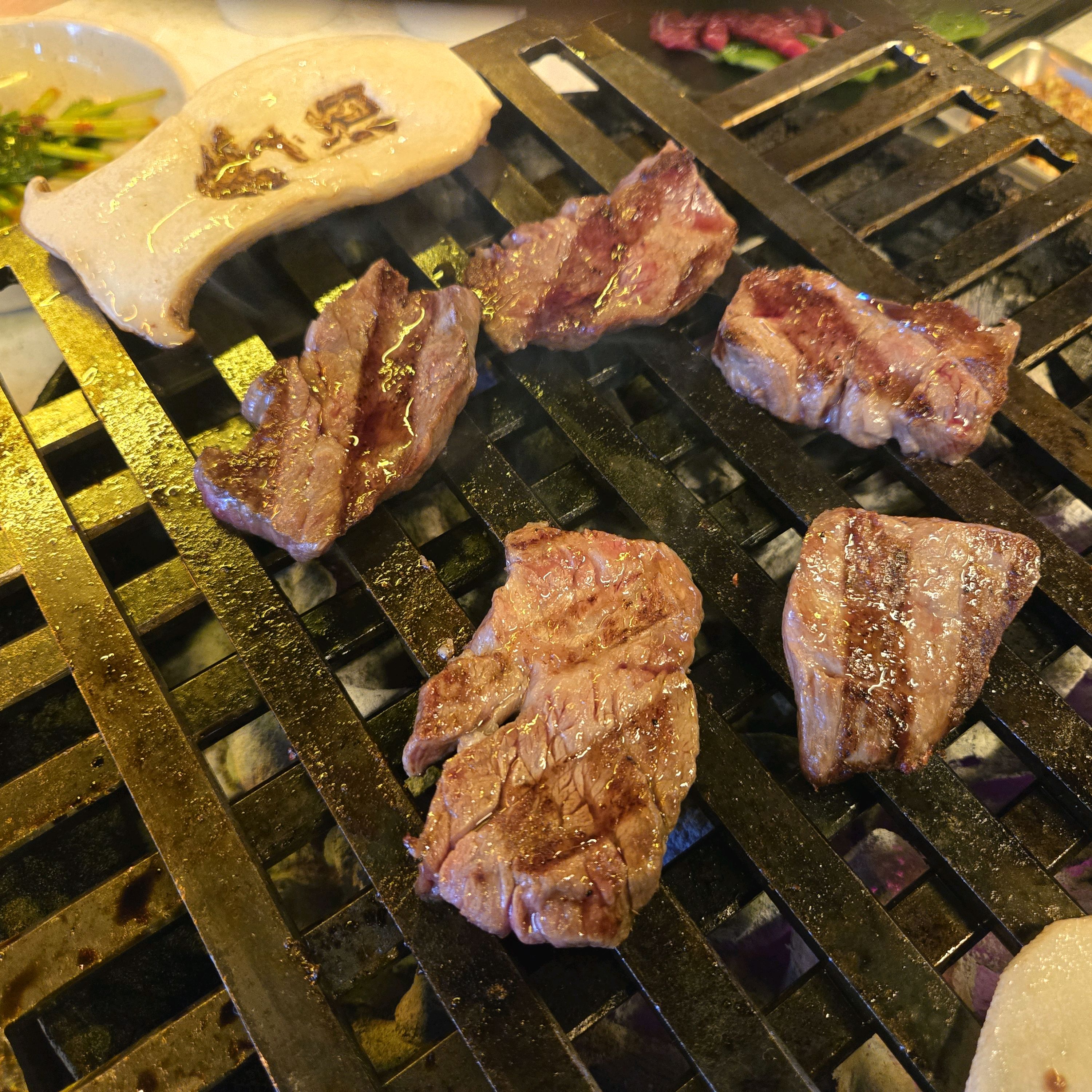 대전 구암동 백송에 여러번 온 단골인데 오늘 특히 더 맛있는것같네요 회식장소로 적합해서 많