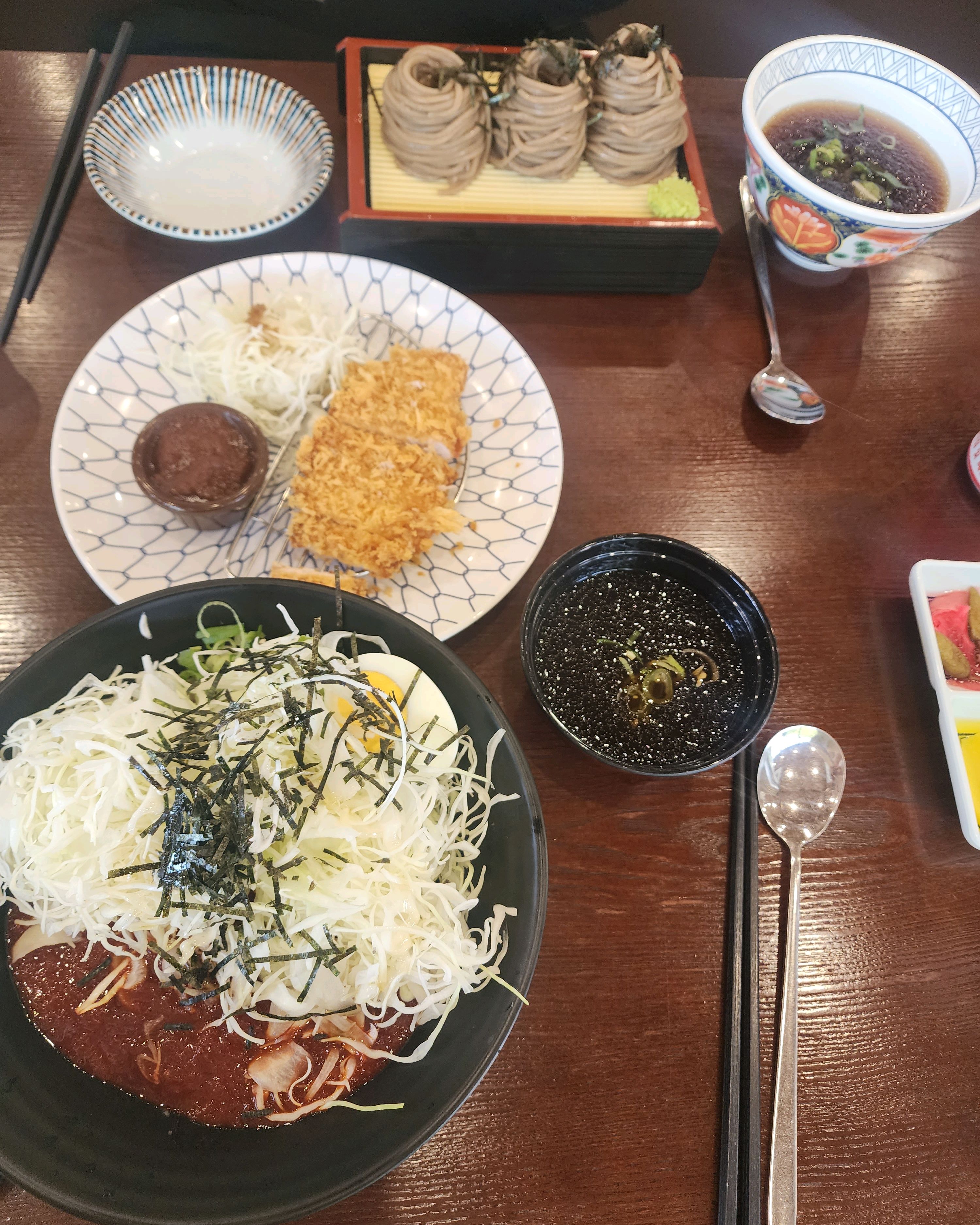지난번왔다가 웨이팅이 길어서 못먹고 갔는데 드뎌 먹었네요~~일욜 5시20에 와서 바로 입장