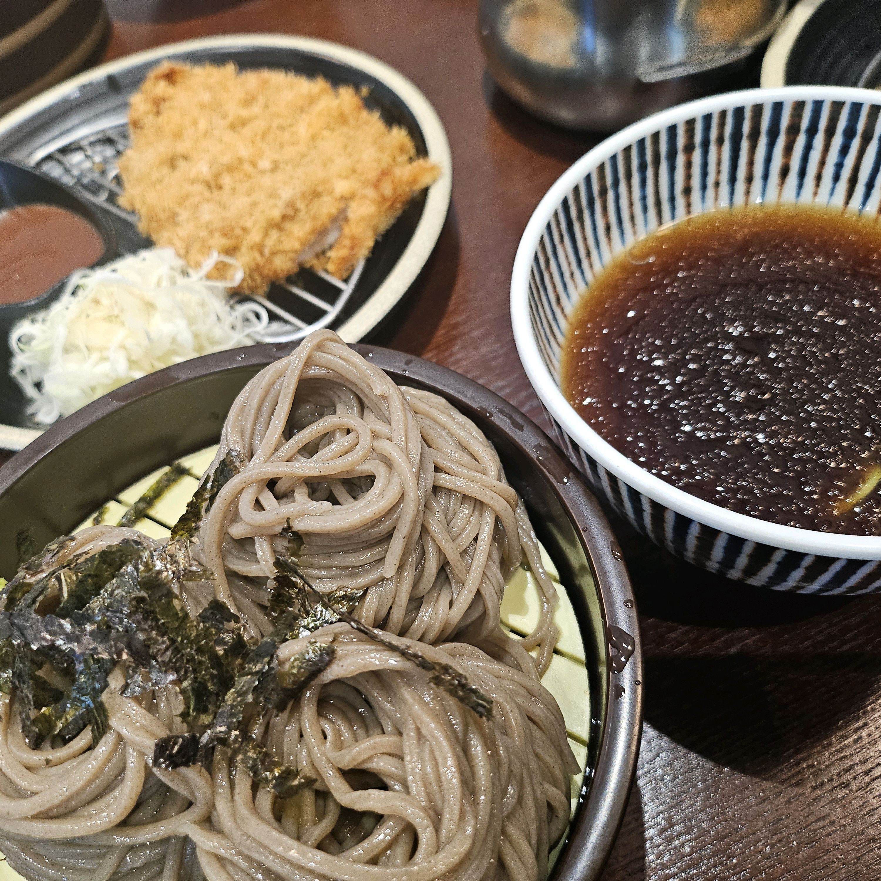 아이 둘과 남편이랑 점심먹으러 왔는데 - 남양주 진접 맛집 삼동소바 남양주점