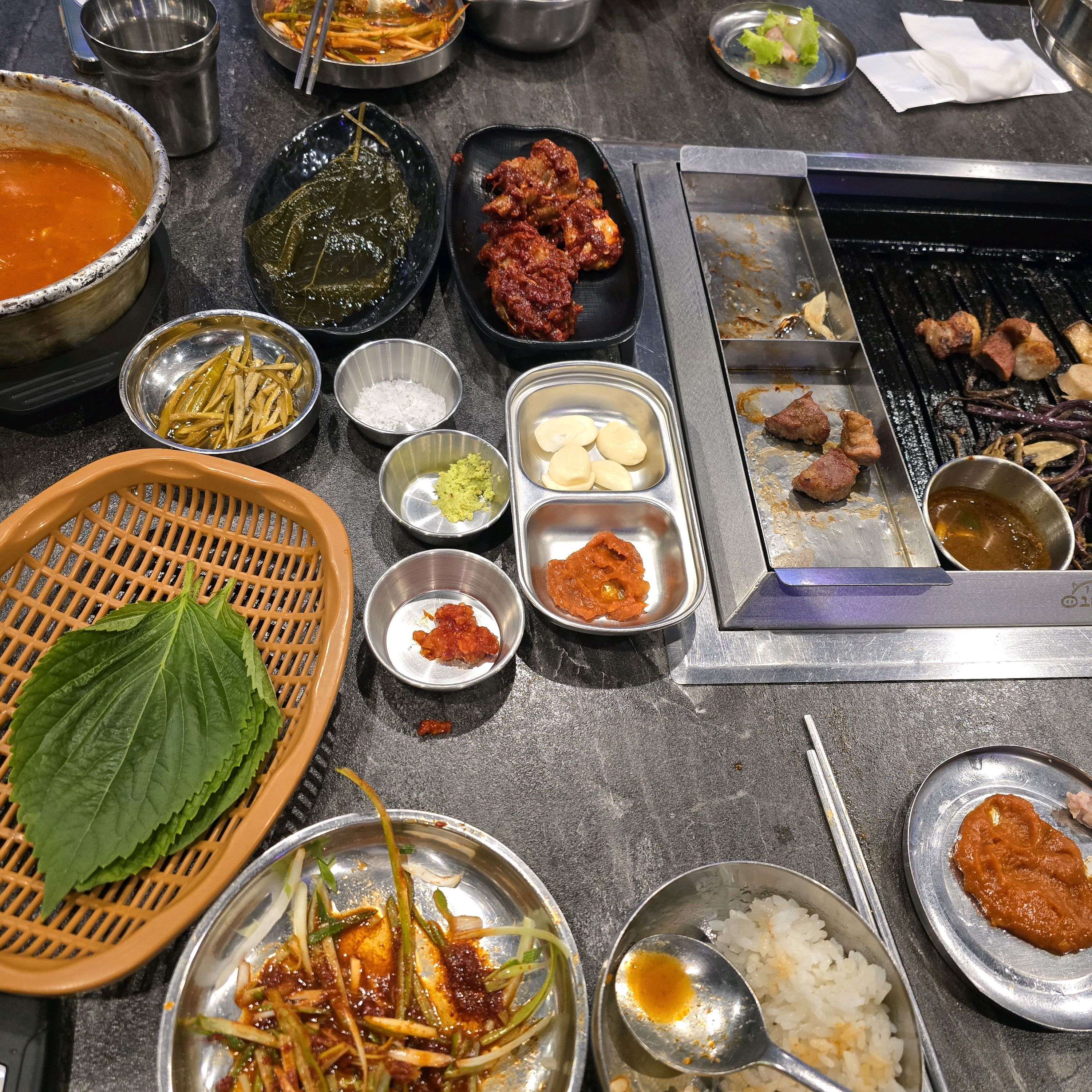 직접다구워주시는데 너무 맛있게구워주셔요 - 제주 맛집 제주공항그때그집