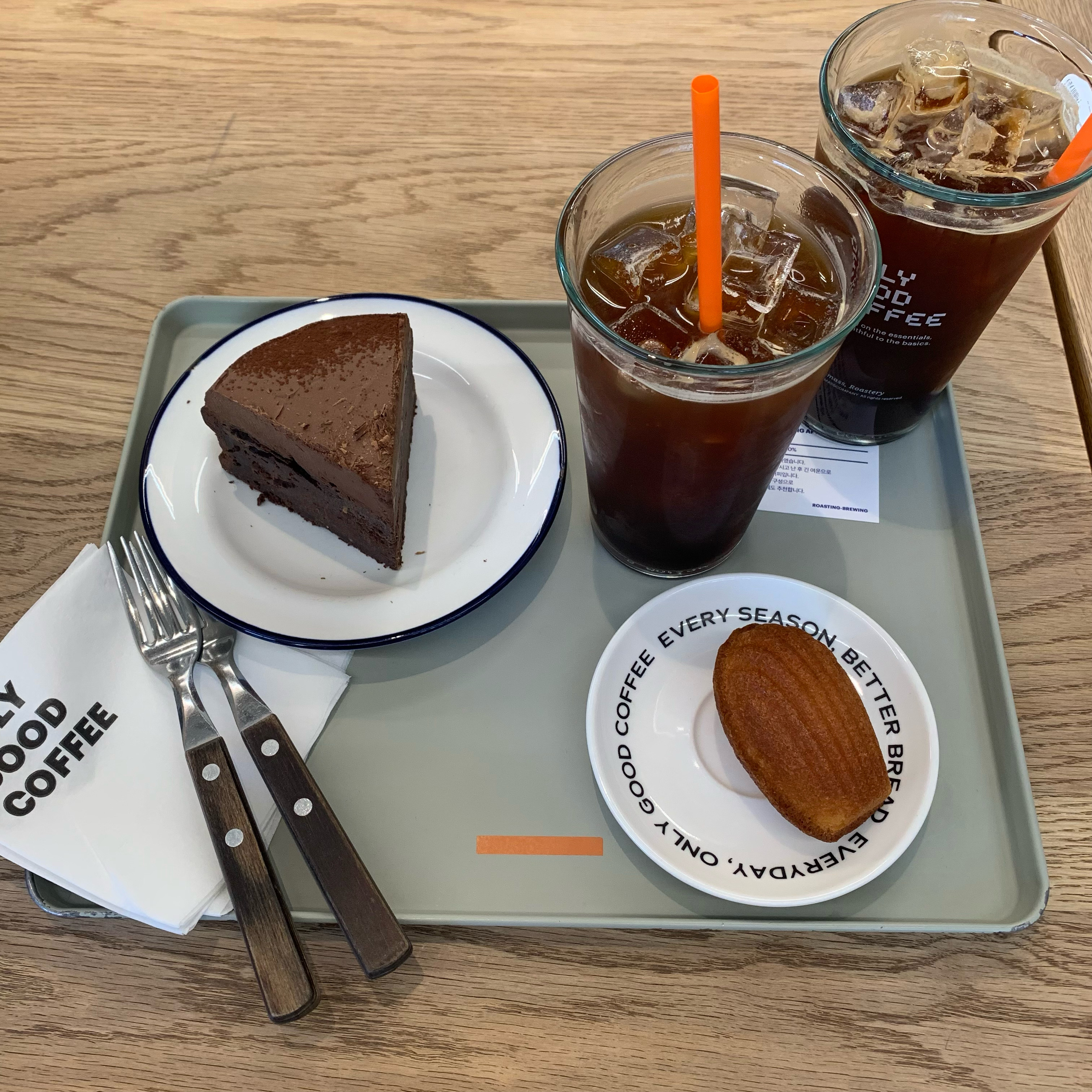 네이버로 찾아보고 왔는데 커피도 맛있고 공간도 넓어서 너무 좋아요 - 대구 맛집 인더매스 삼덕