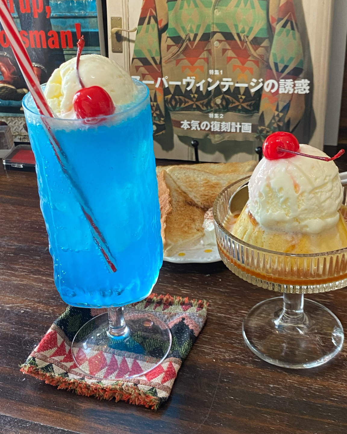 인테리어 귀엽고 푸딩 너무 맛있어용 - 대전 맛집 킷사코오리