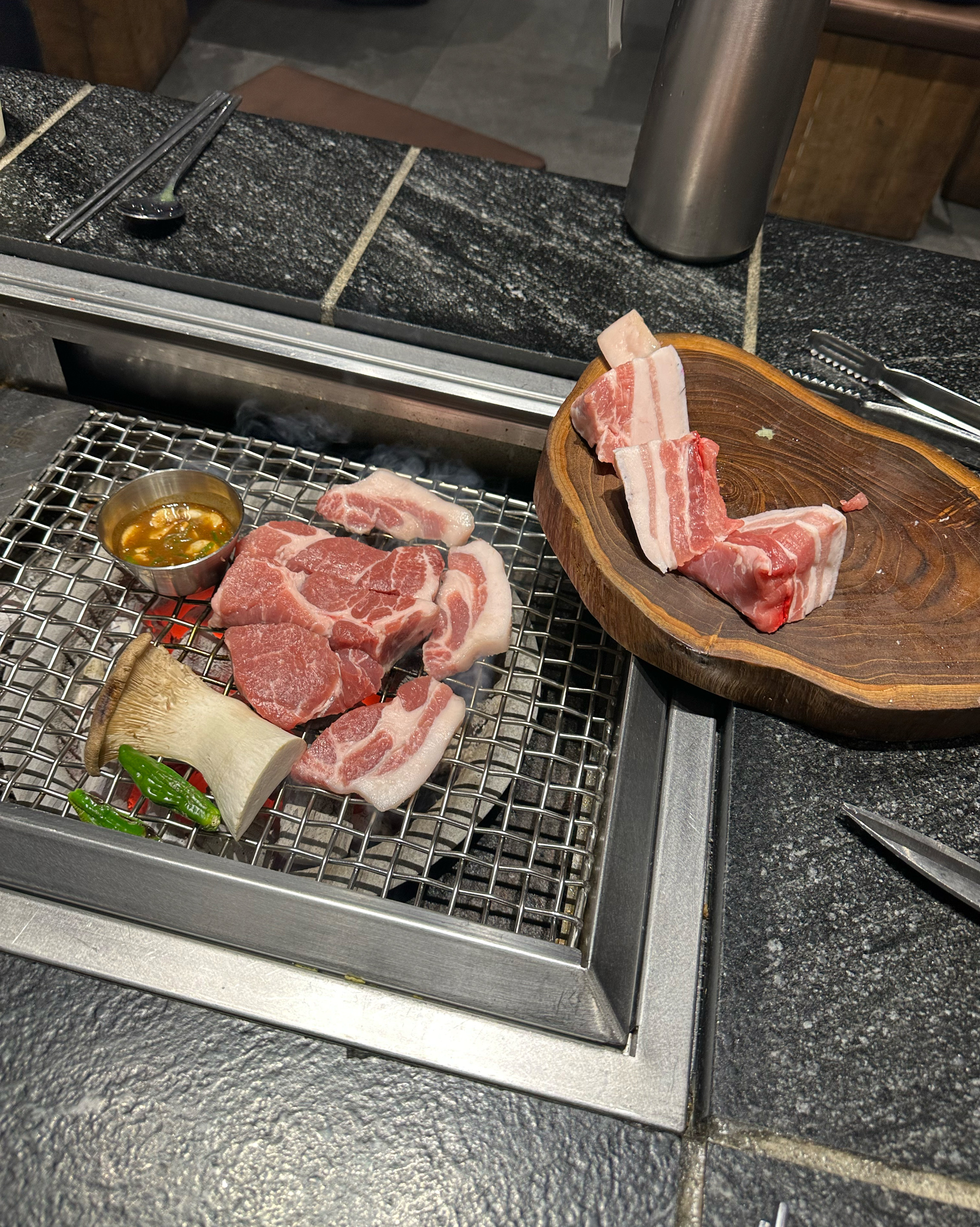 파김치 진짜 맛있고 - 제주 맛집 신중산간 제주흑돼지 전문점