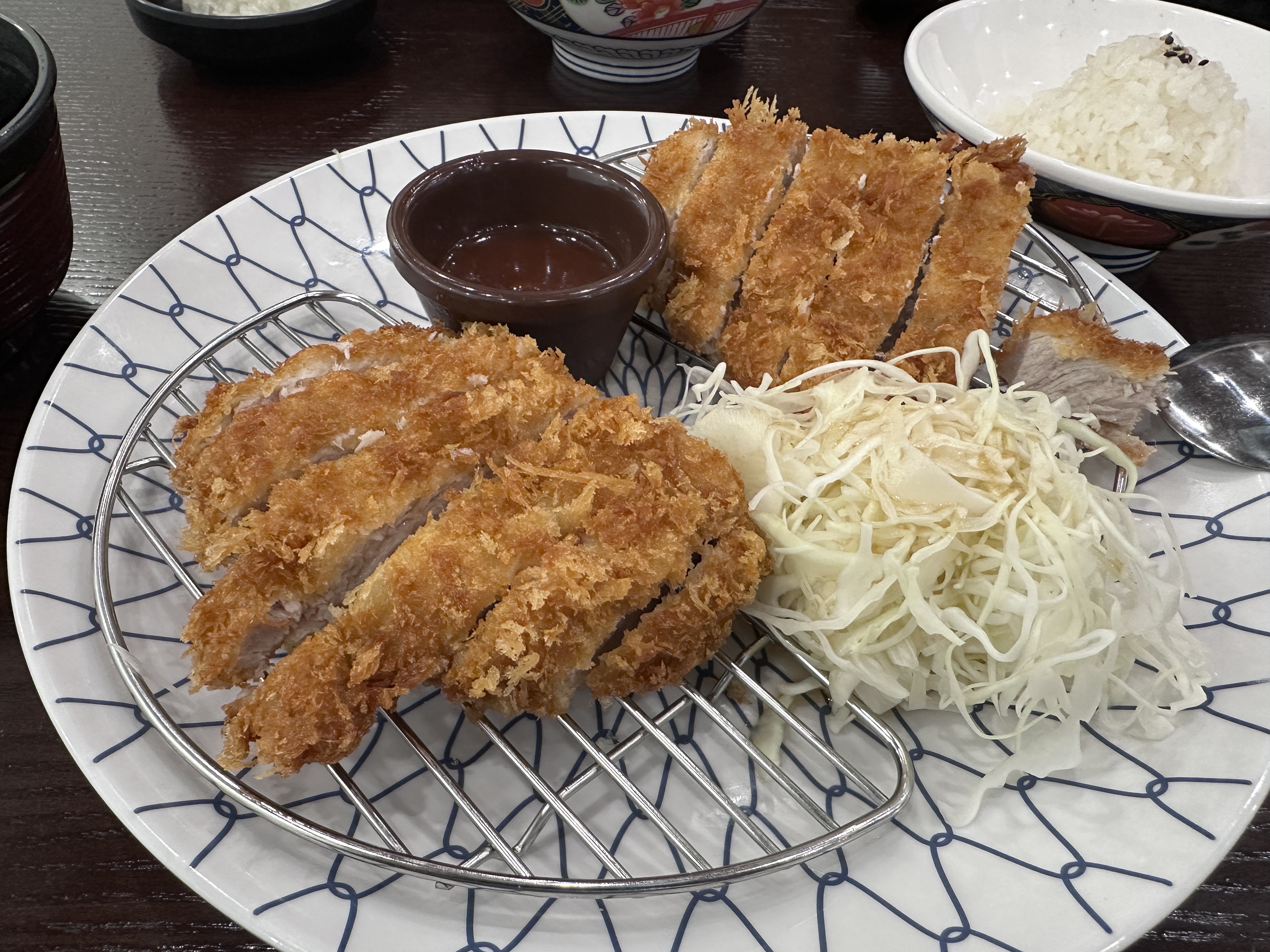 가게 인테리어도 예쁘구 넓어서 좋아요! 음식도 맛있고 주차장도 넓어서 자주 올거같아요! - 천안 청당동 맛집 삼동소바 천안구룡점
