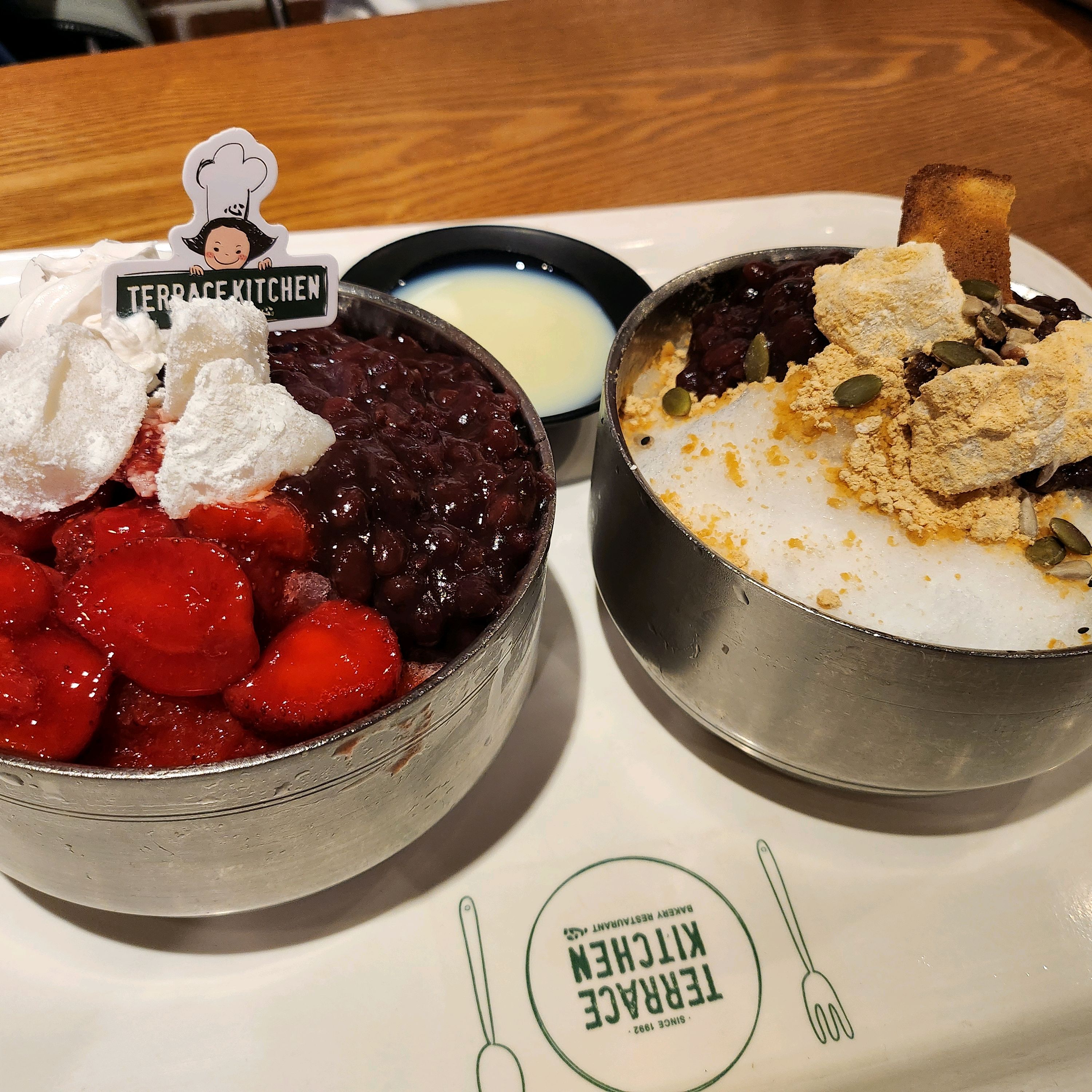 가성비와 회전율이 좋아요 ~~저는 전설의빙수보단 인절미 빙수가 훨씬맛있네요 설빙같아요 - 대전 맛집 성심당 테라스키친