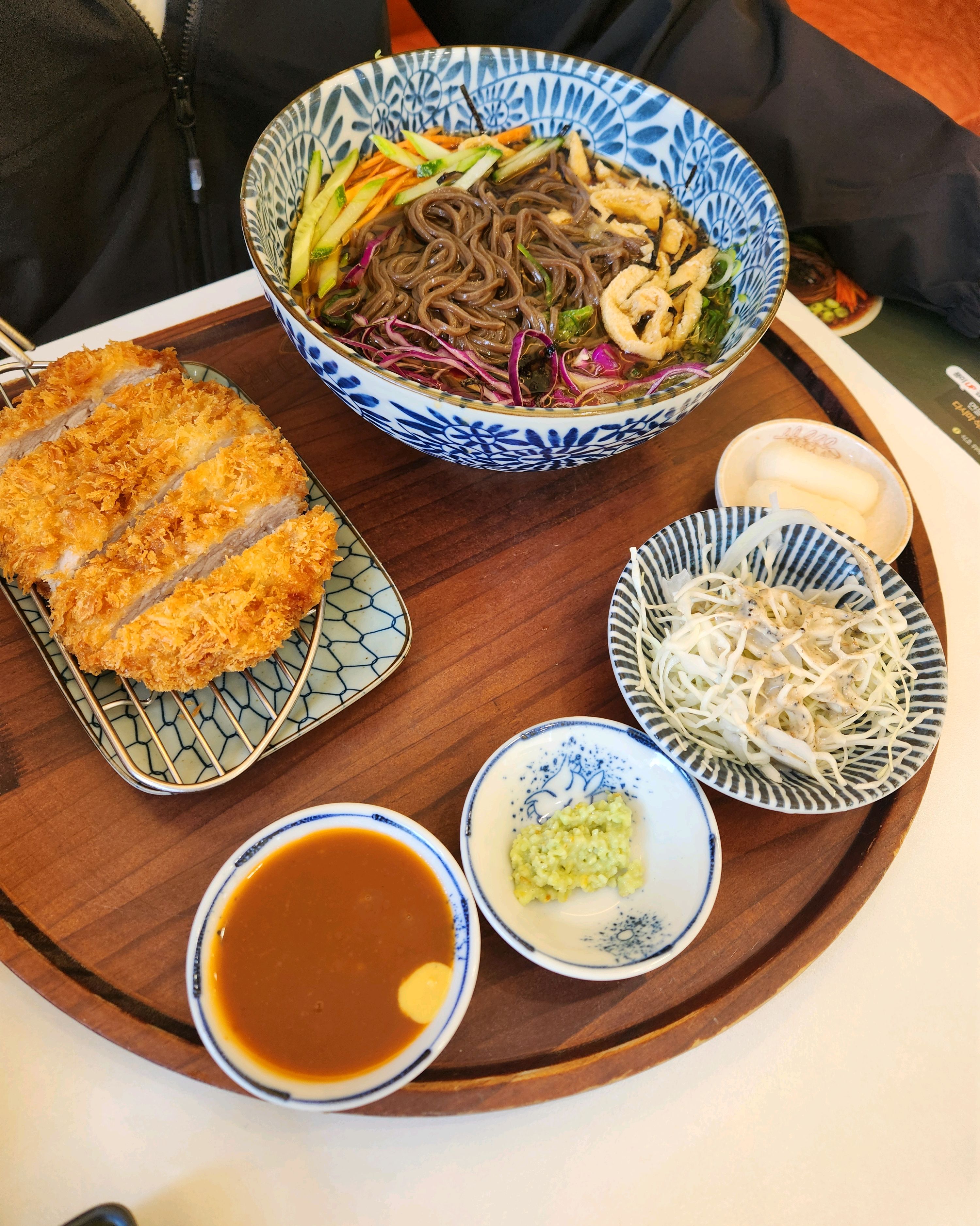 집에서 가까워서 가끔 오는데 음식이 맛있고 직원분들이 친절하십니다. - 서창동 맛집 백소정 서창점