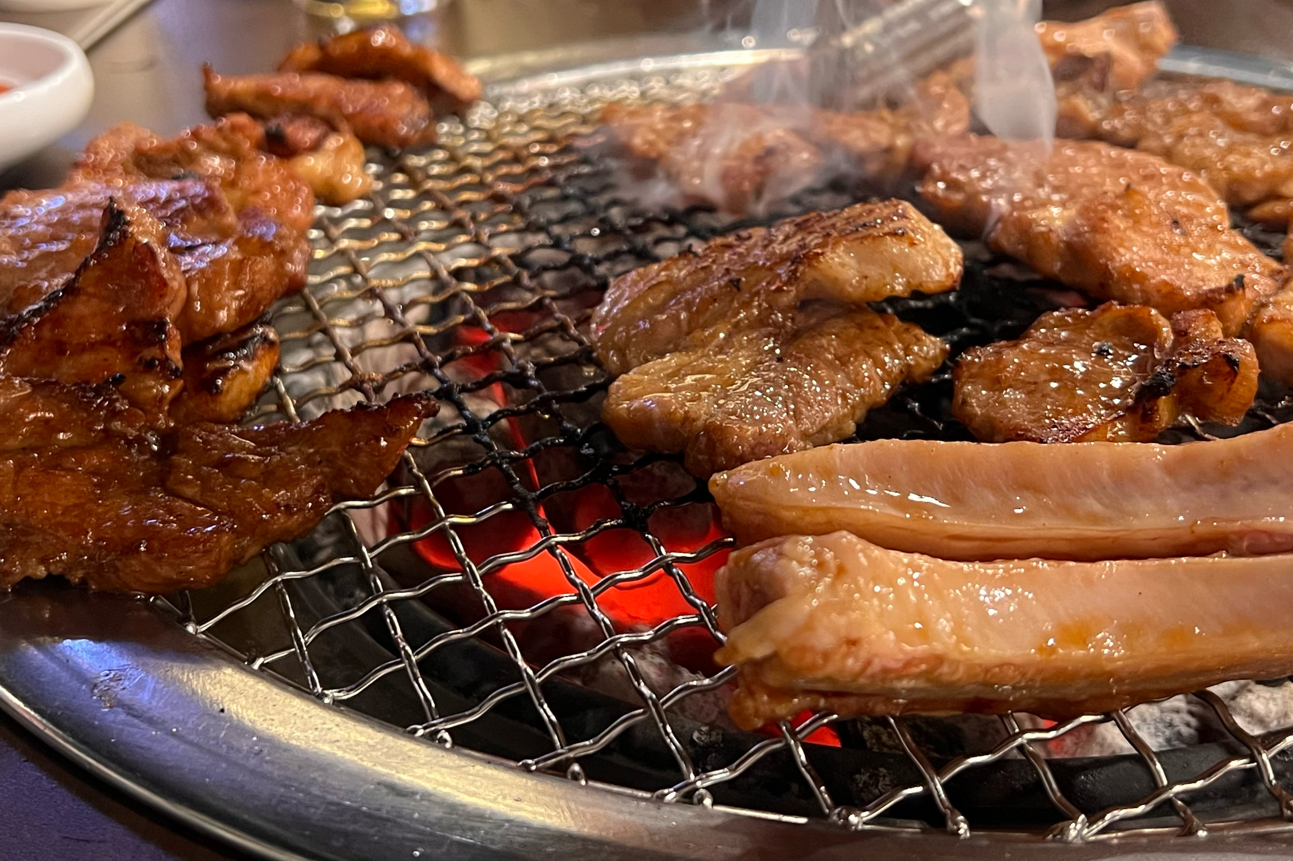 직접 구워주고, 맛있어요! - 대구 맛집 본가숯불돼지갈비 수성못점