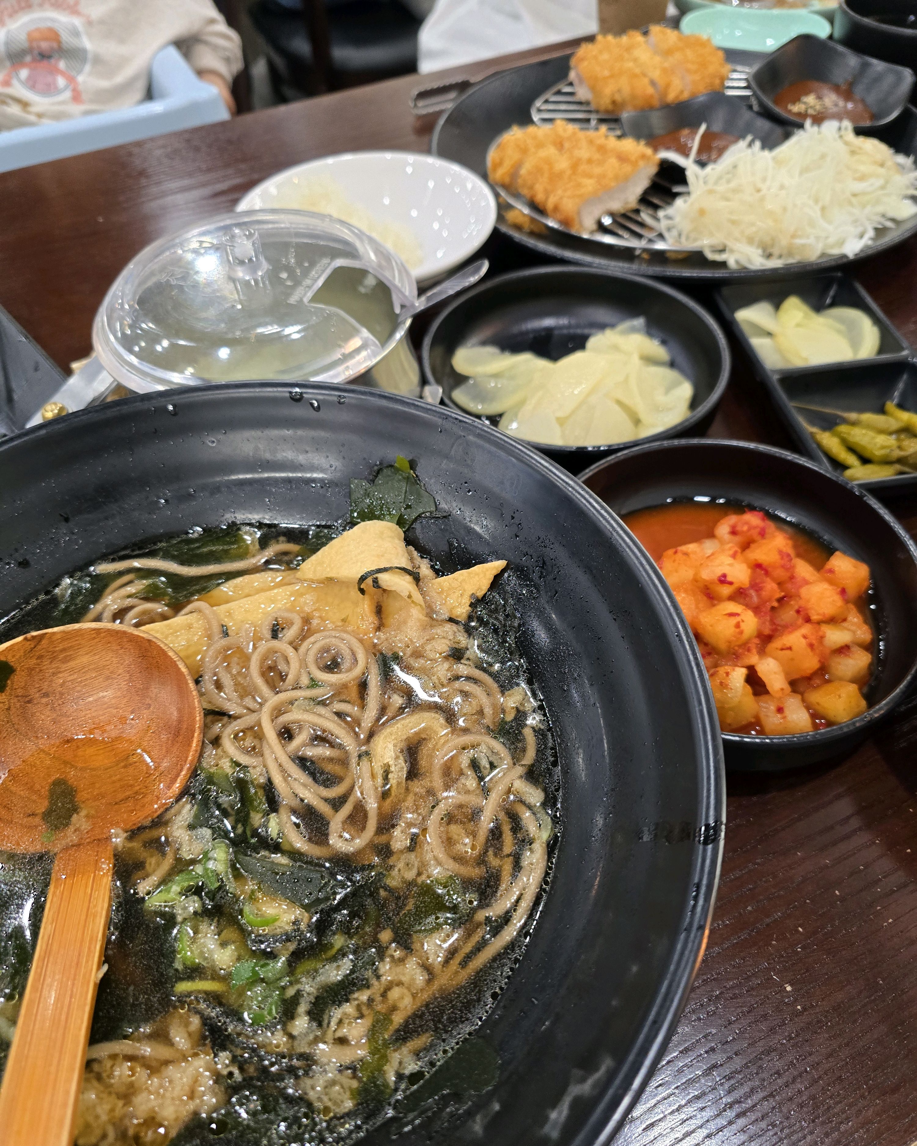 매장도넓고  깨끗해요 음식도  깔끔하고빨리나오네요!   아기랑 외식하기 좋이요 재방문할게요