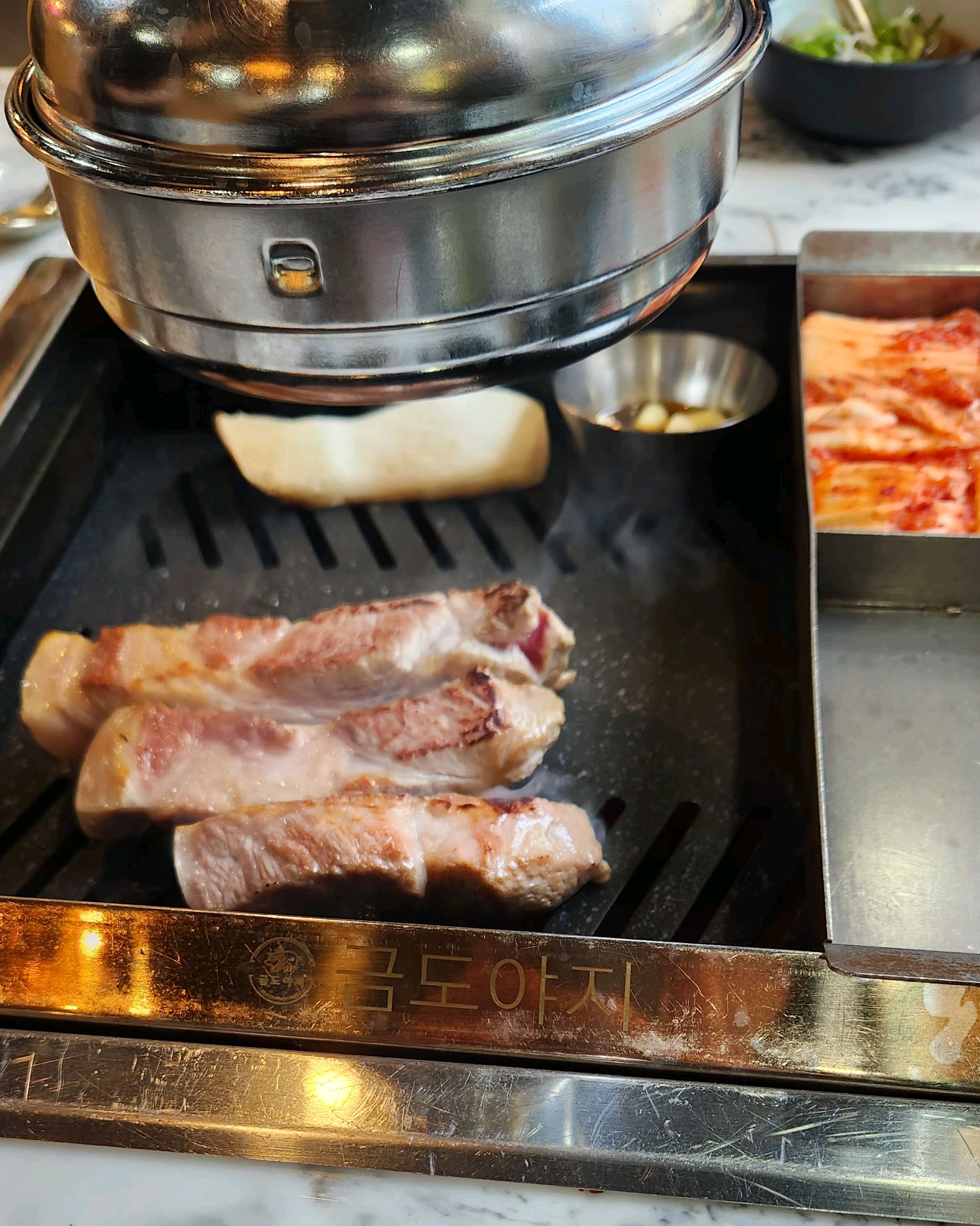 금도야지는 항상 고기랑 반찬이 맛있어요. - 인천 맛집 금도야지 루원시티본점