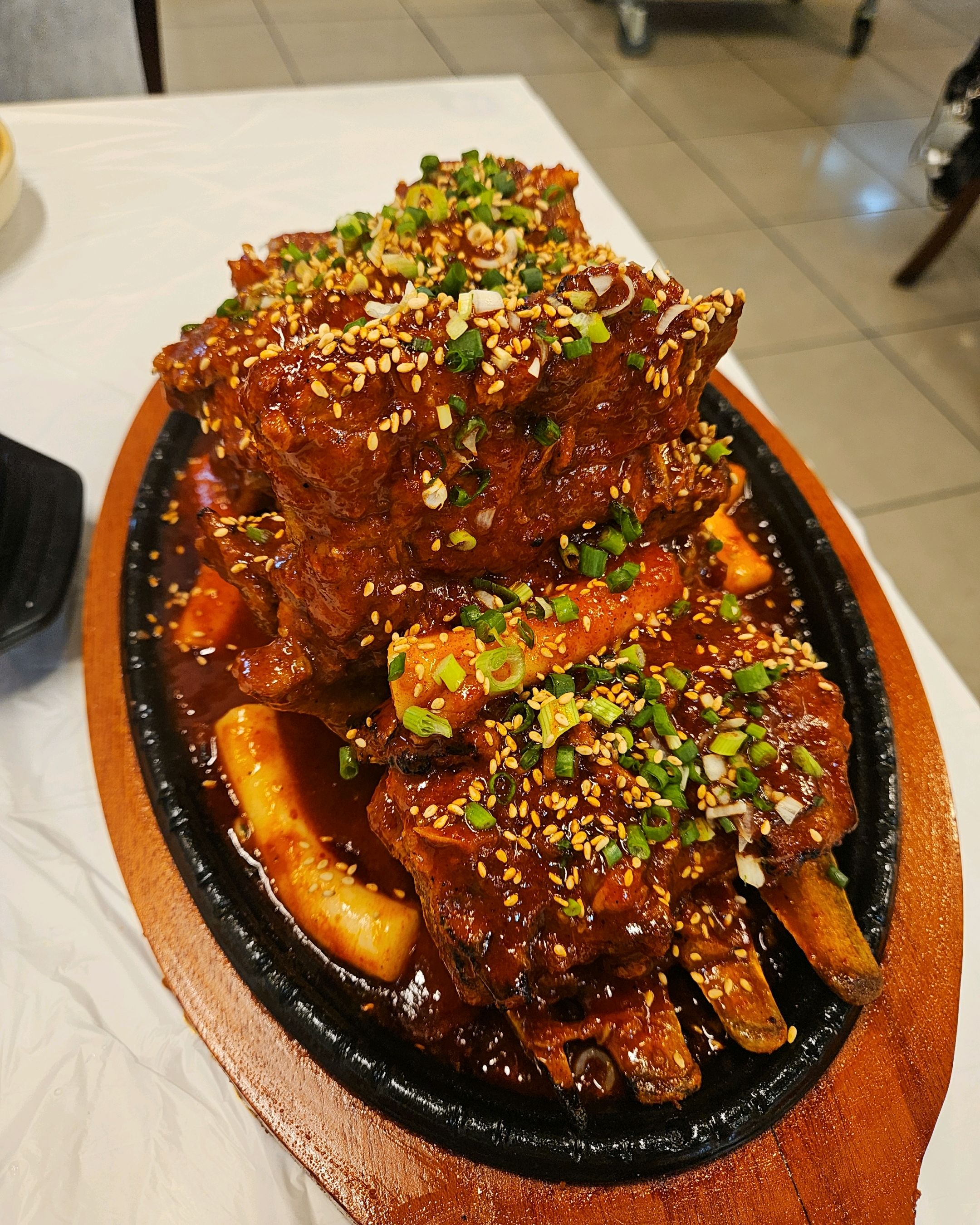 매콥하고 고기와 양념이 잘어우러져서 맛있어요~~ - 대전 맛집 역전뜨끈이뼈구이