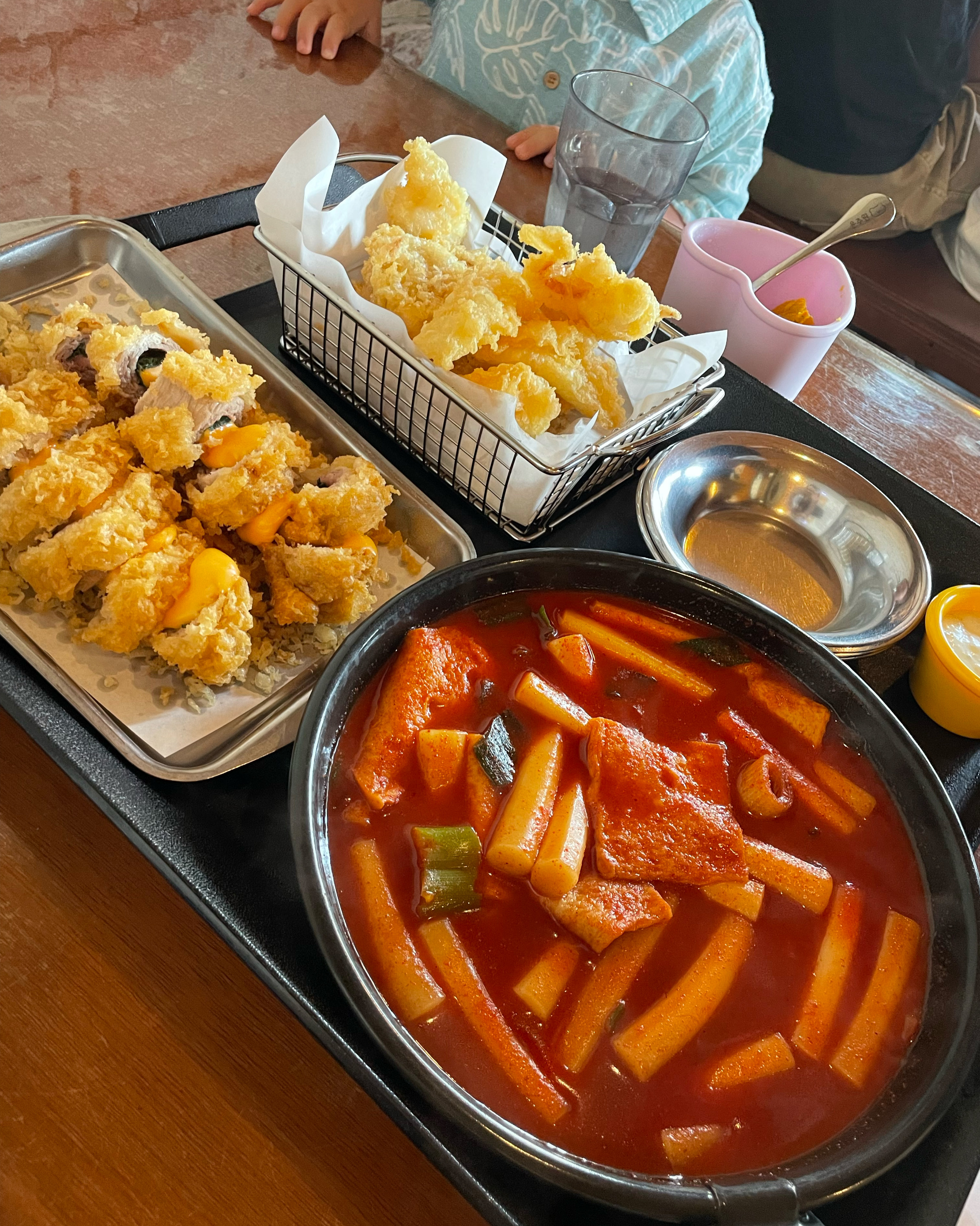 기대하고왓는데 역시 넘 맛있어요! 튀김 넘 부드럽고 좋아요 ㅠㅠㅠ 떡볶이도 딱 매콤달달 너