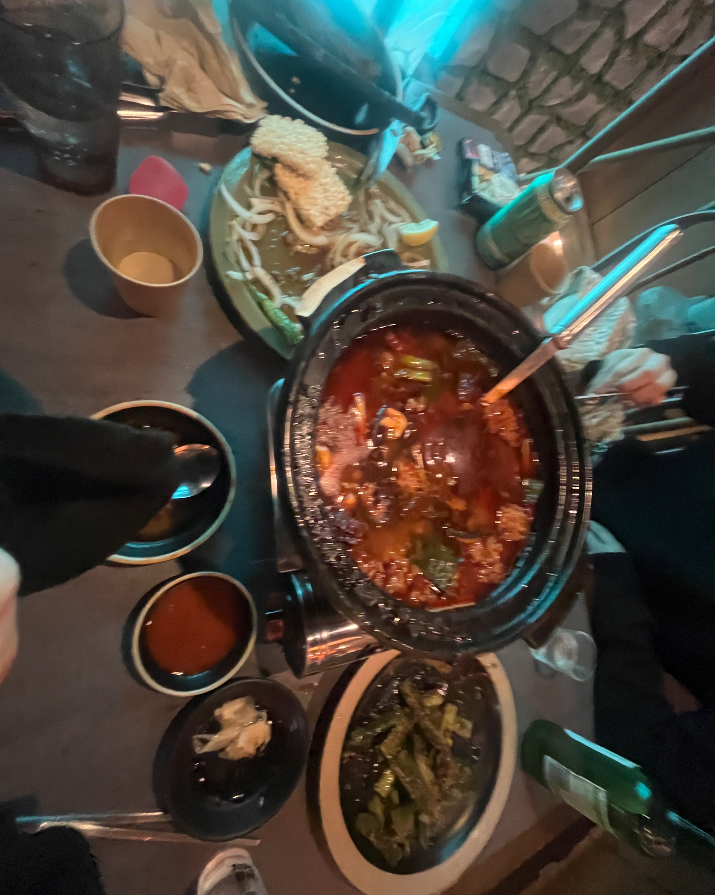 표 맛있고 매장이 쾌적해용 데이트 하러 왔는데 분위기에 취합니다 음식도 너무 맛있어용 감사