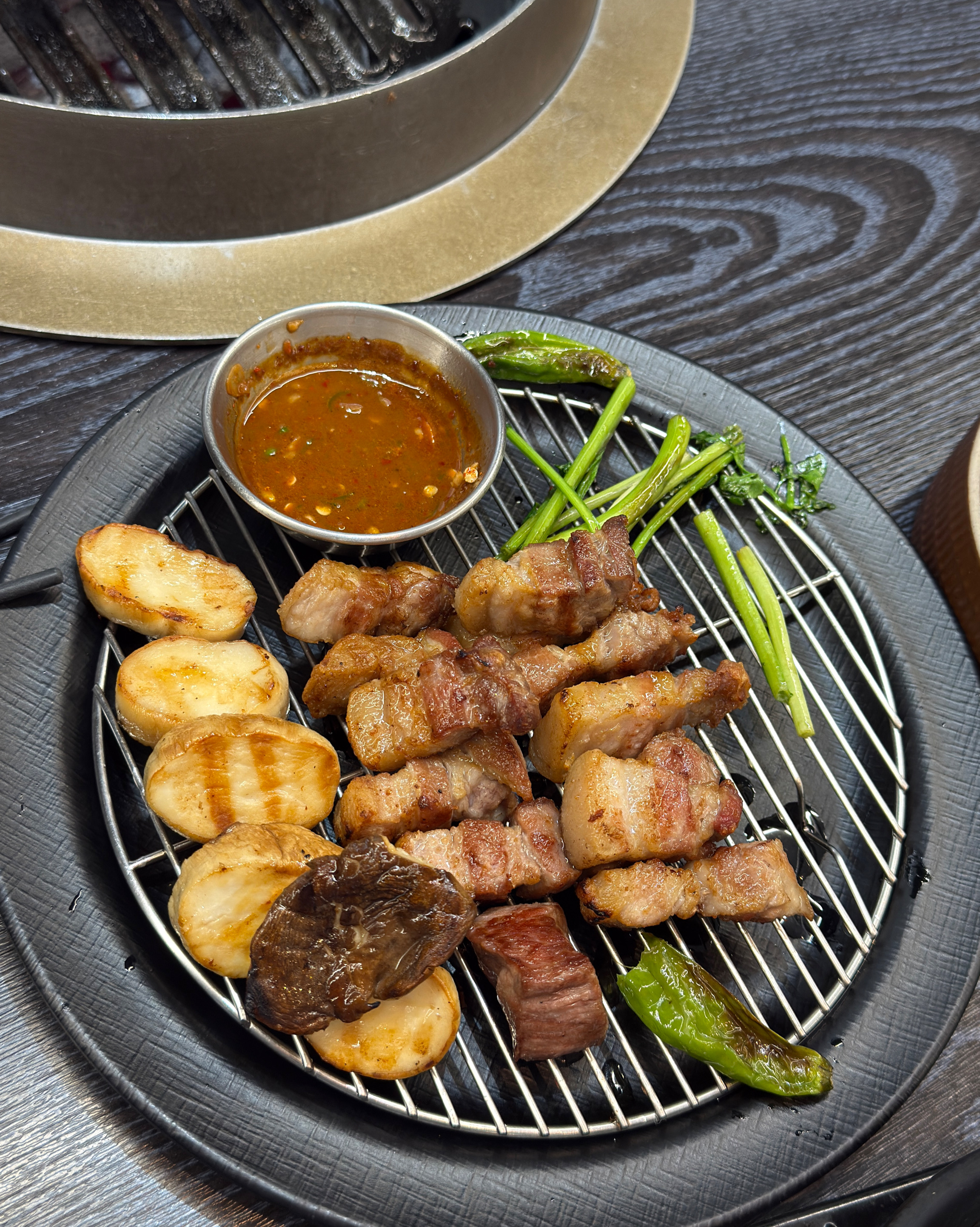 아기랑 같이왔는데 연기도 안나구 깔끔하고 꿔주셔서 맛있게 잘먹었습니당 - 제주 맛집 풍로 제주신화월드점