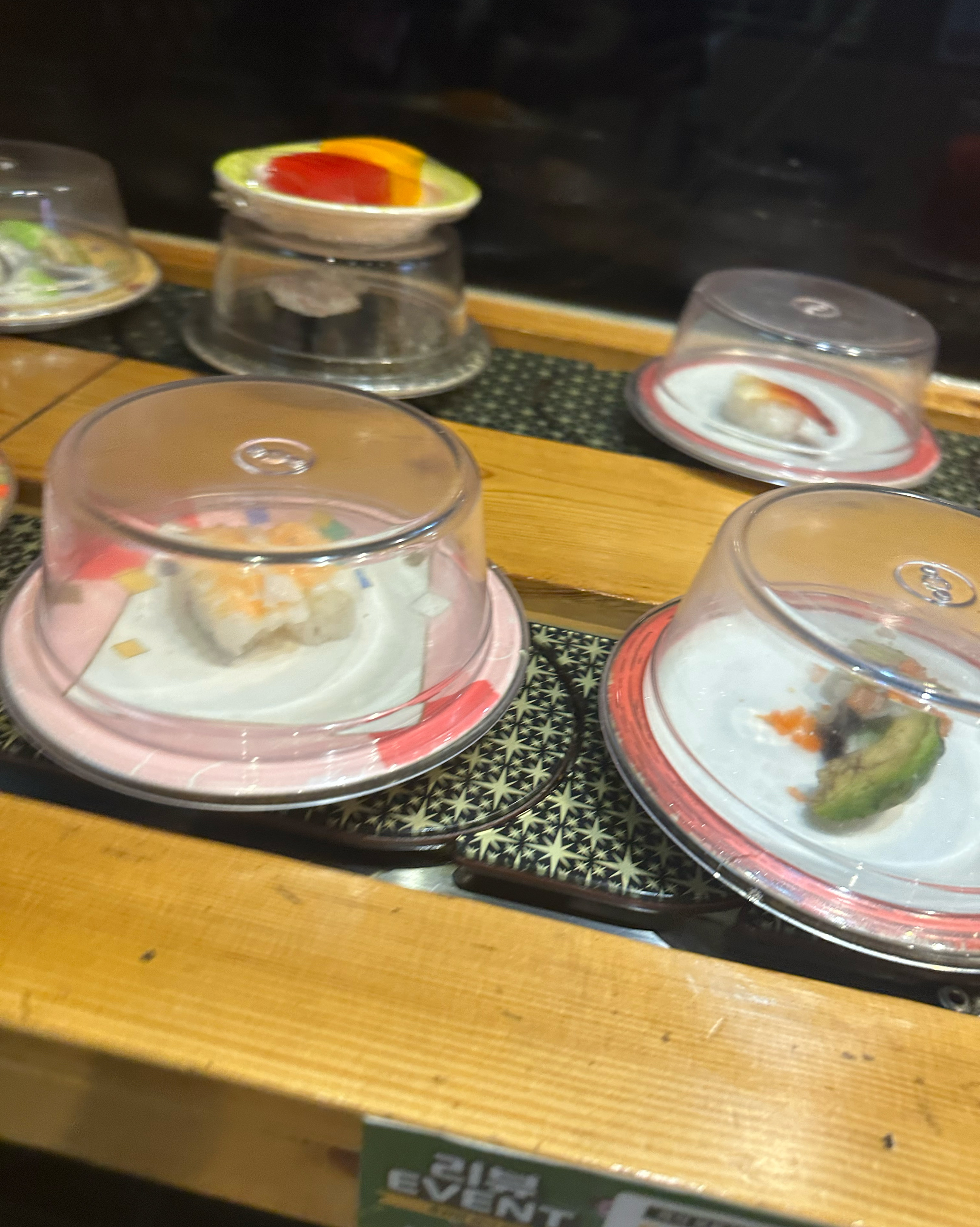 첨 먹어보는데 맛있어용 - 대전 맛집 1500회전초밥 둔산점