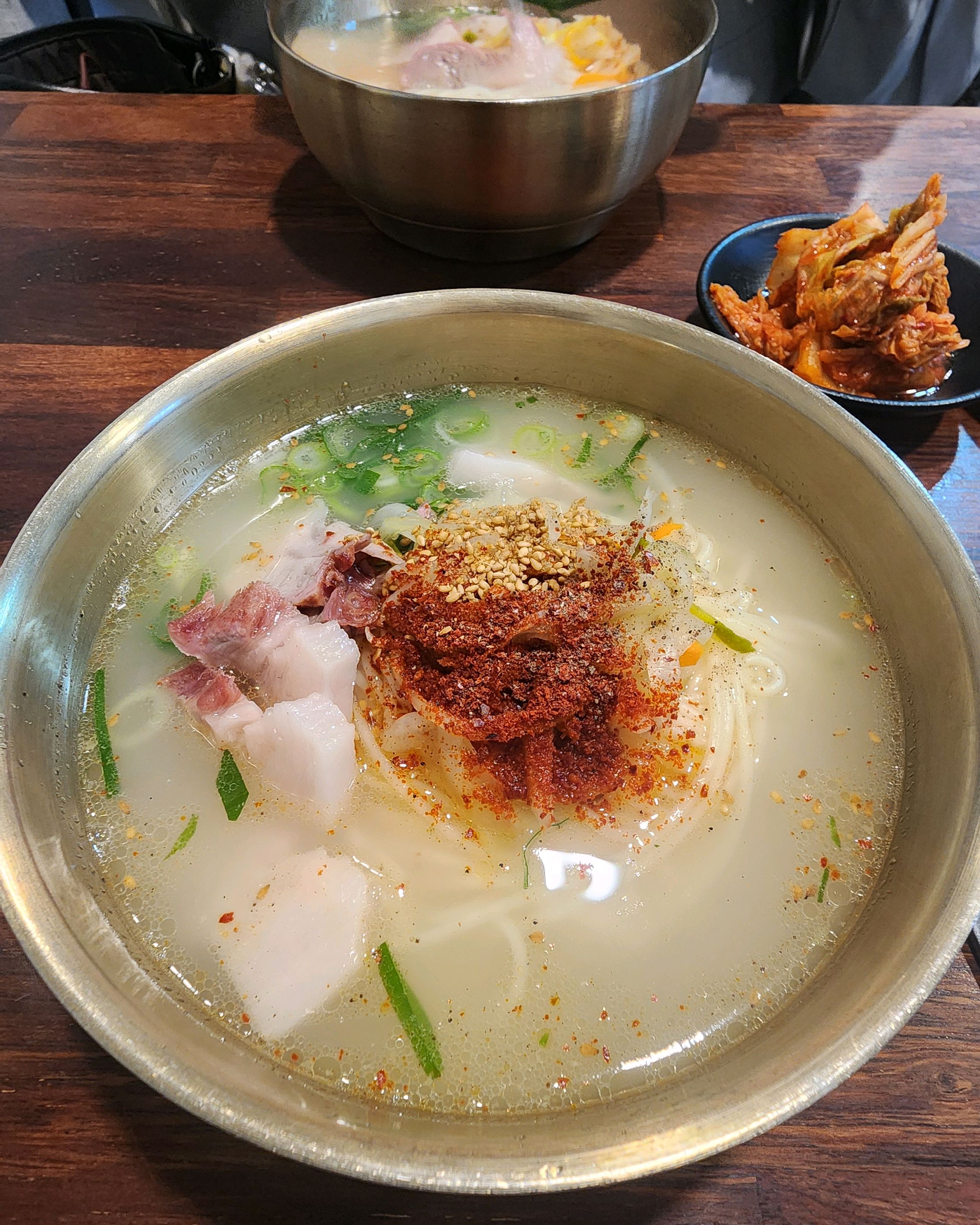 제주 오기전에 리뷰보구 첫끼로 찾아왔어요. - 제주 맛집 동문시장고기국수 금복식당