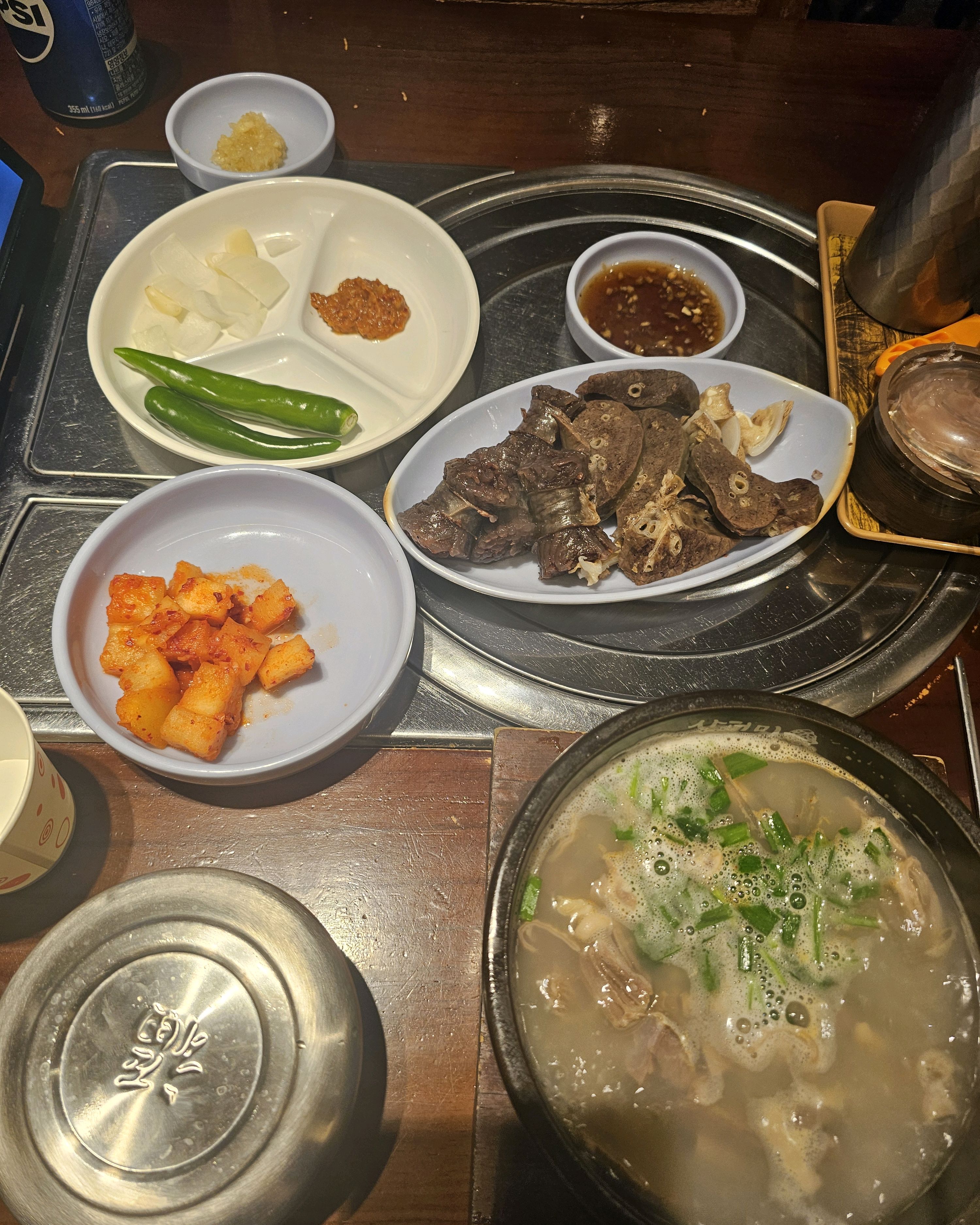 국밥도 너무맛있고  같이 먹을수있는 순대,내장도 너무맛있어요~ - 대구 맛집 산더미 미성돼지국밥