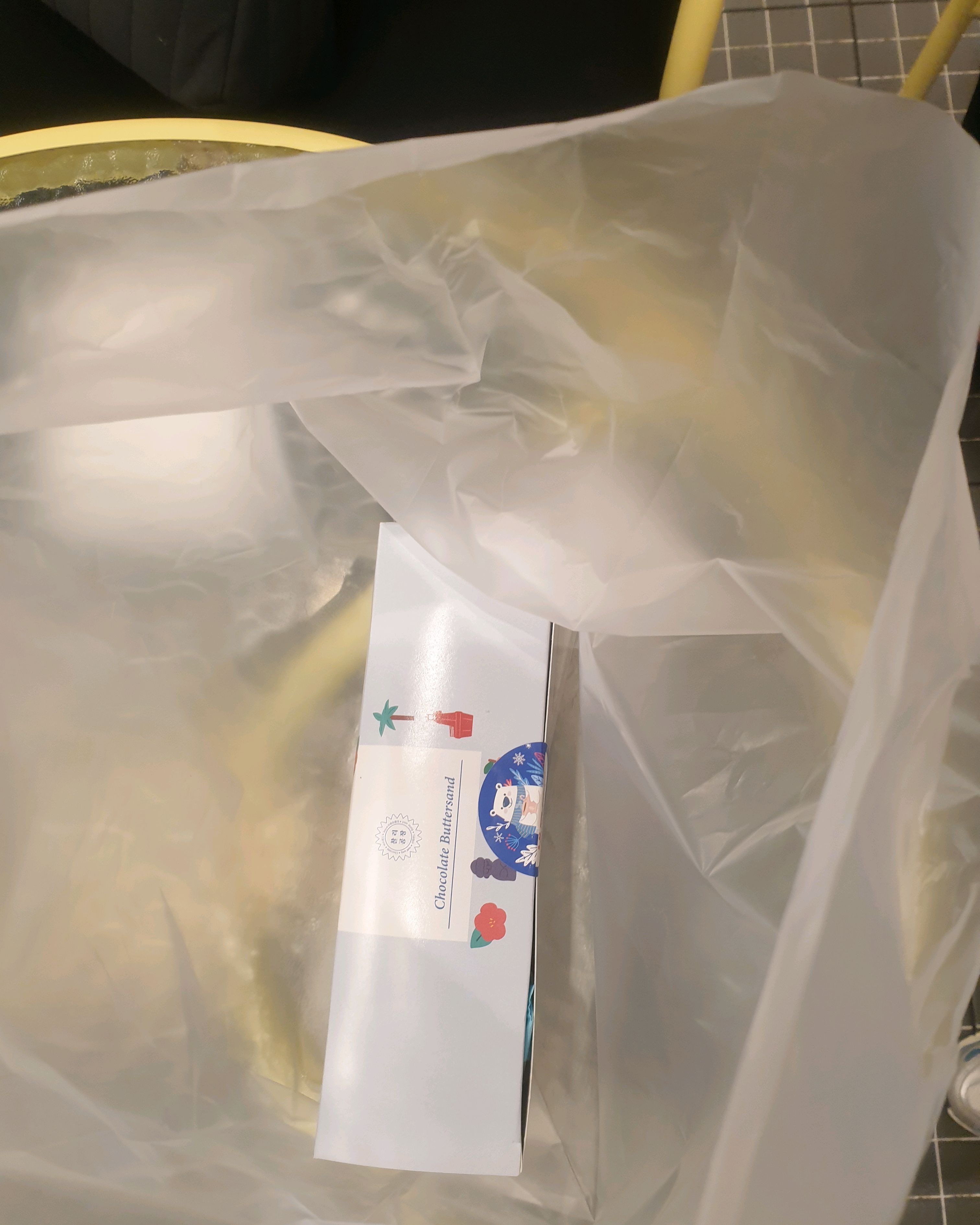 상큼함과 고소함이 어우러진 버터샌드!! - 제주 맛집 찰리공장 제주동문시장본점