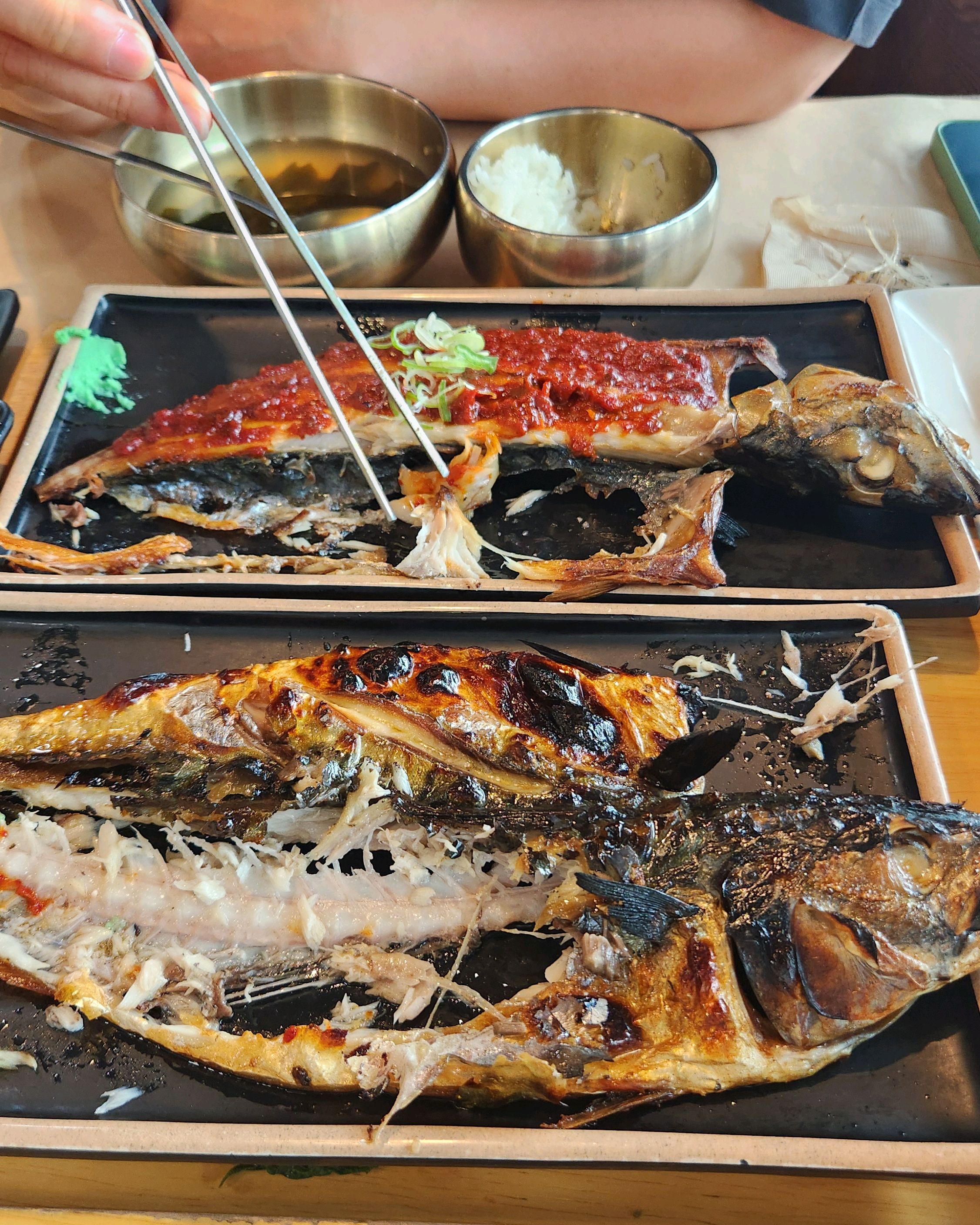 맛있어서 정신없이 먹다 찍었더니 사진은 엉망이지만 - 대전 맛집 달빛에구운고등어 도마점