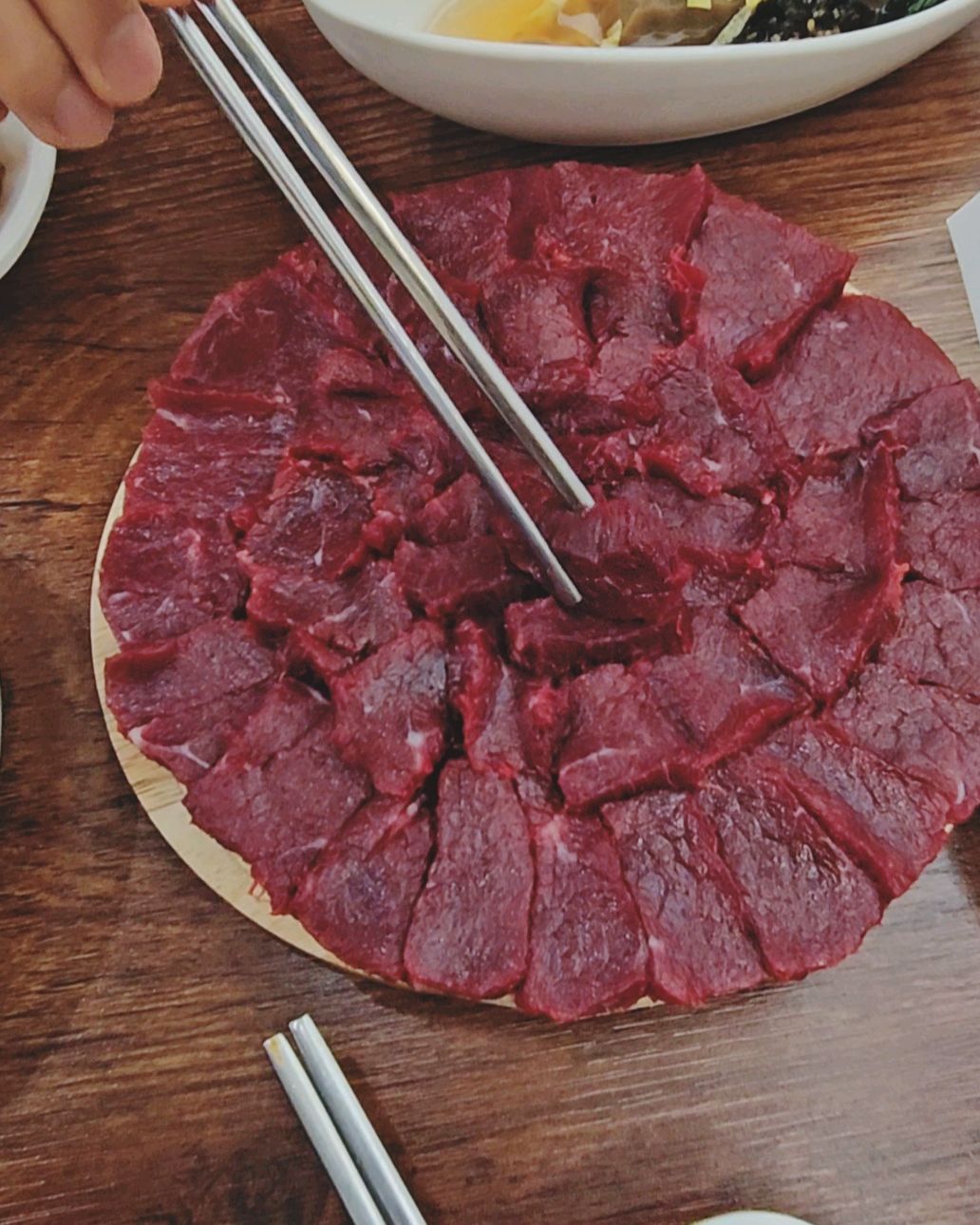 여자친구랑 대구여행와서 점심부터 뭉티기가 가능한곳을 찾아보다가 오게 되었습니다! 별 생각없