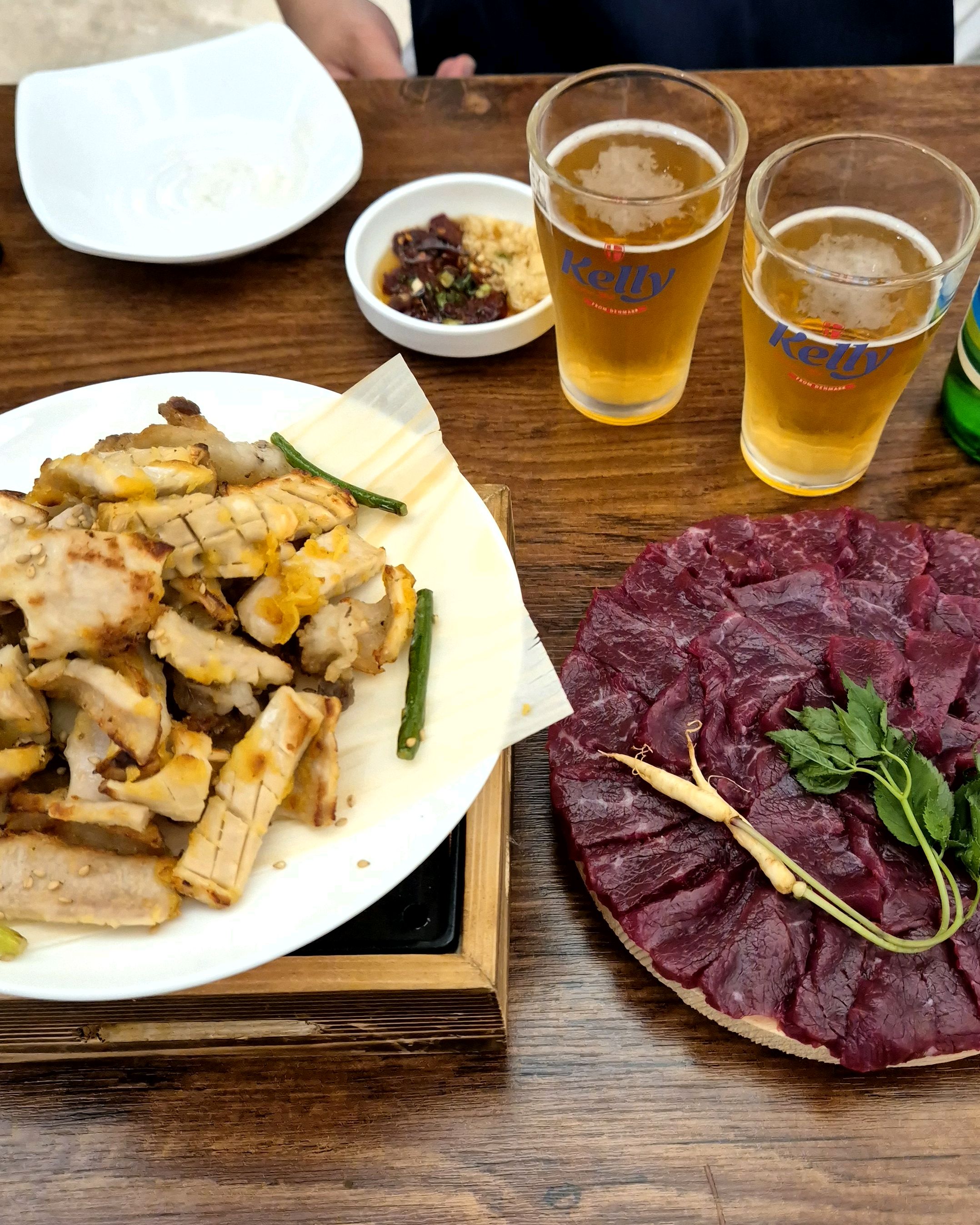 대구여행 와서 뭉티기 맛집 찾다가 여기로 왔는데 너무 잘 온 것 같아요. 뭉티기가 신선하고