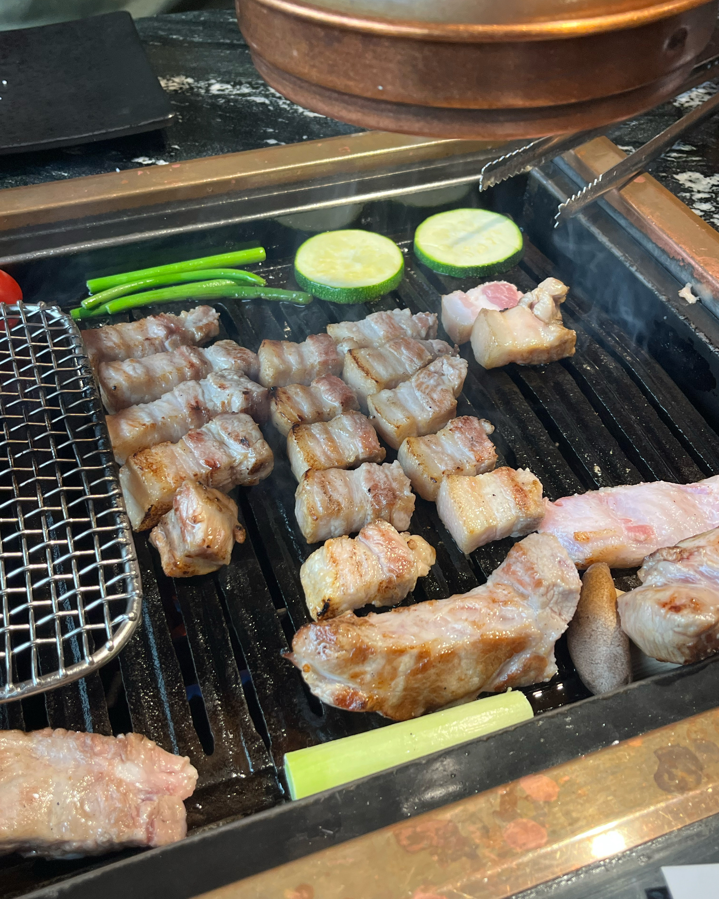 구월동고깃집 찾다가 온 곳인데 숯불에 구워주셔서 너무 맛있었어요 ㅠㅠ 구월동맛집 발견입니다