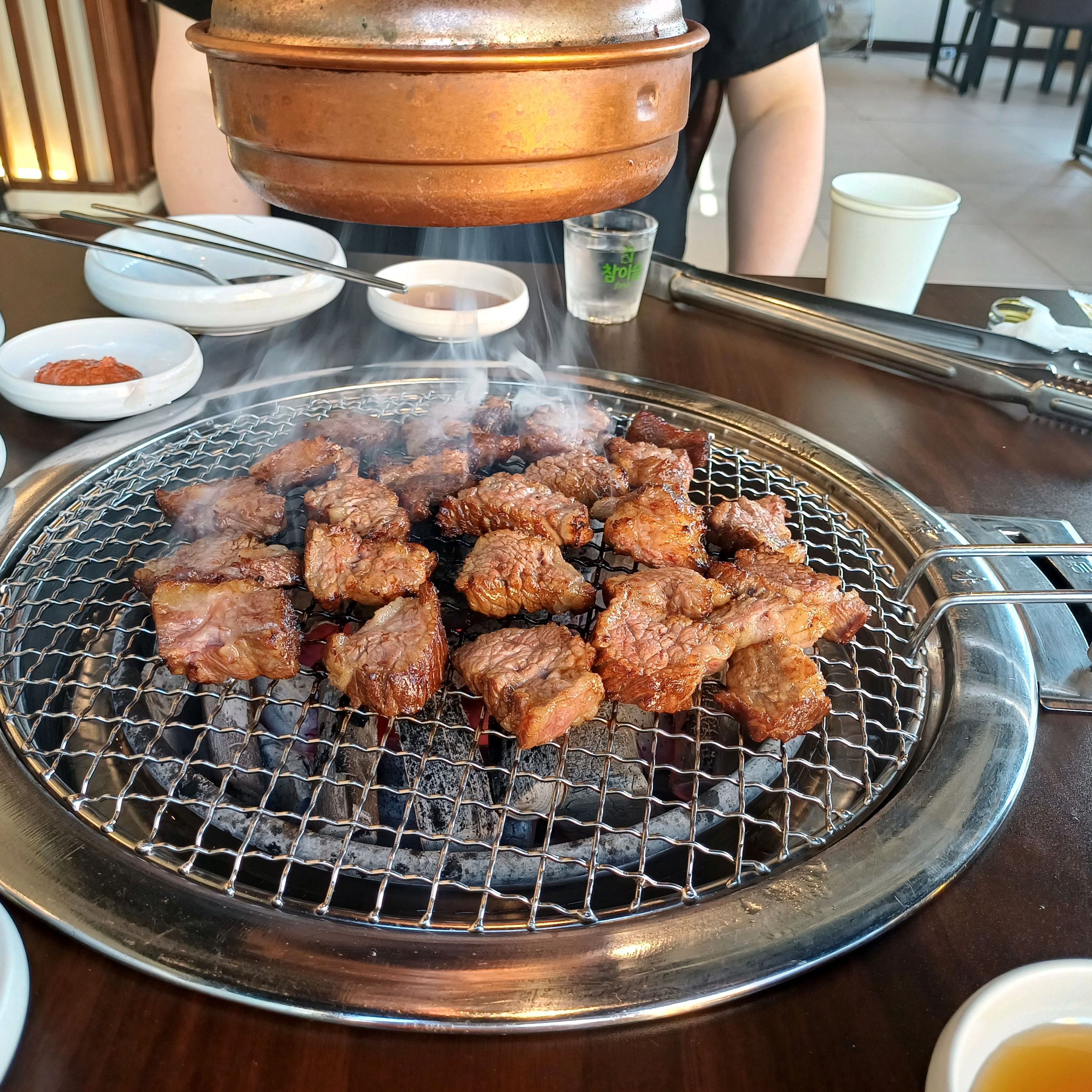 고기가 너무너무 부들러워요 무지친절하고 좋은 뷰에 고기맛집 최고네요 너무 친절해요 또가고싶