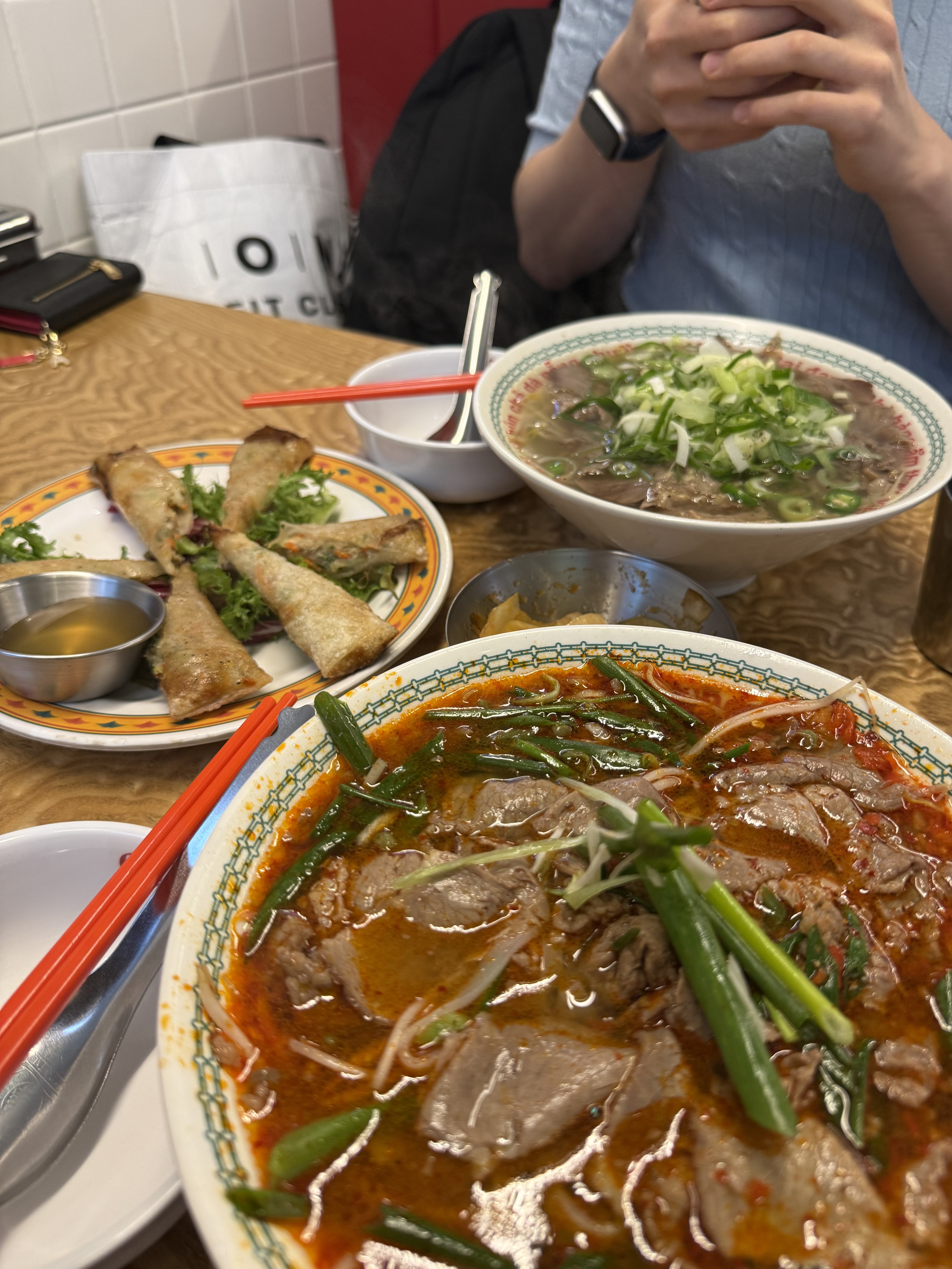 실내가 넓고 쾌적해서 좋았어요 - 강남맛집 꾸아 강남역CGV점